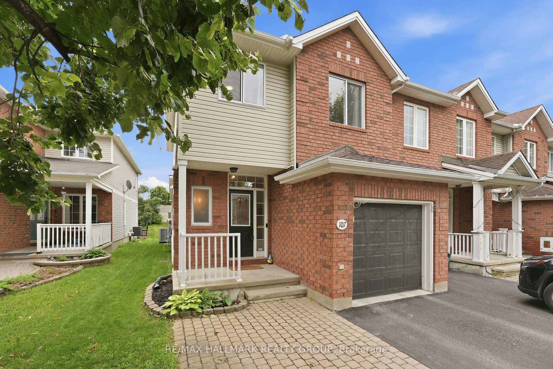 Photo 2 of 107 Bishops Mills Way, Ottawa, Kanata - Beaverbrook — HOMEH