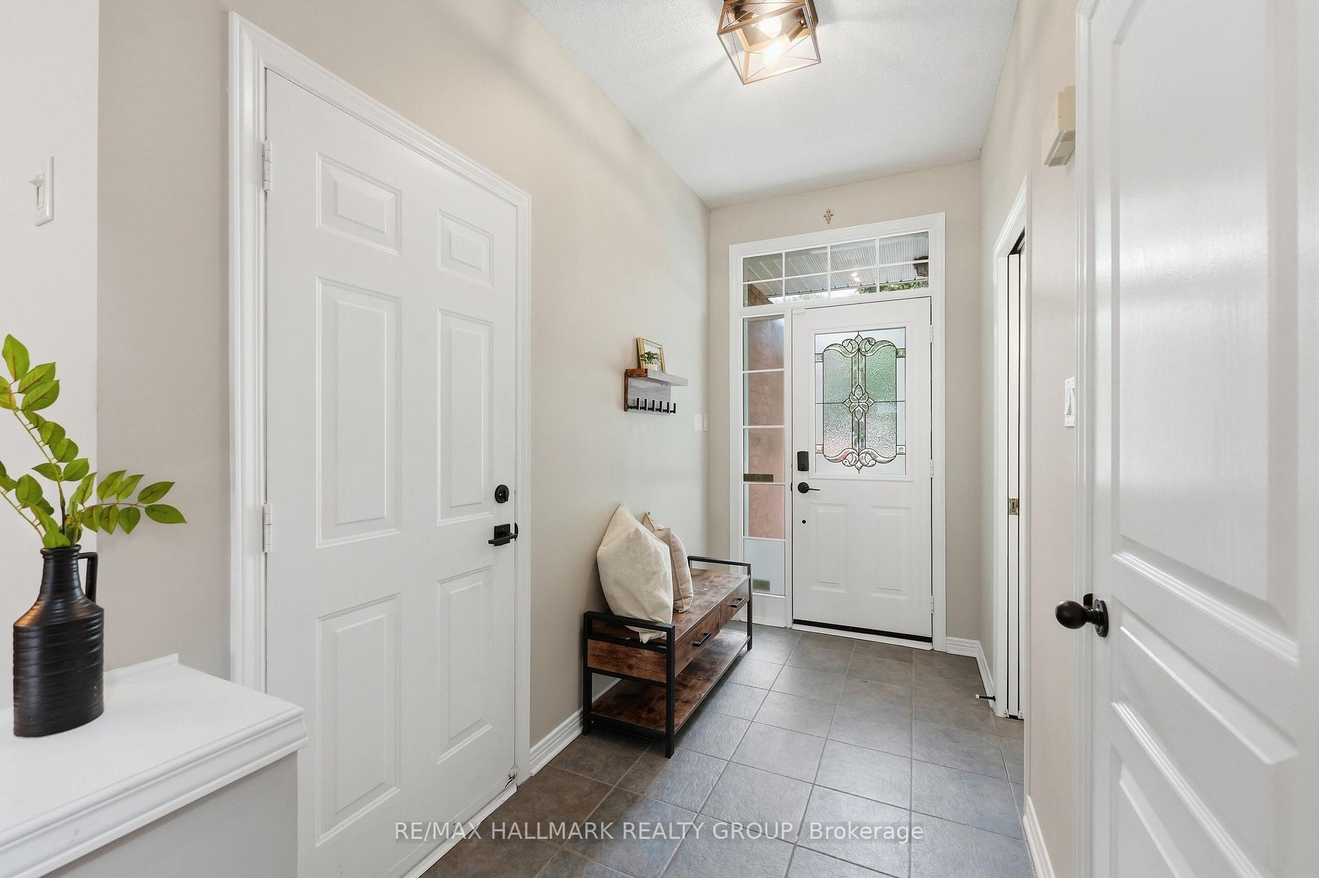 Photo 3 of 107 Bishops Mills Way, Ottawa, Kanata - Beaverbrook — HOMEH