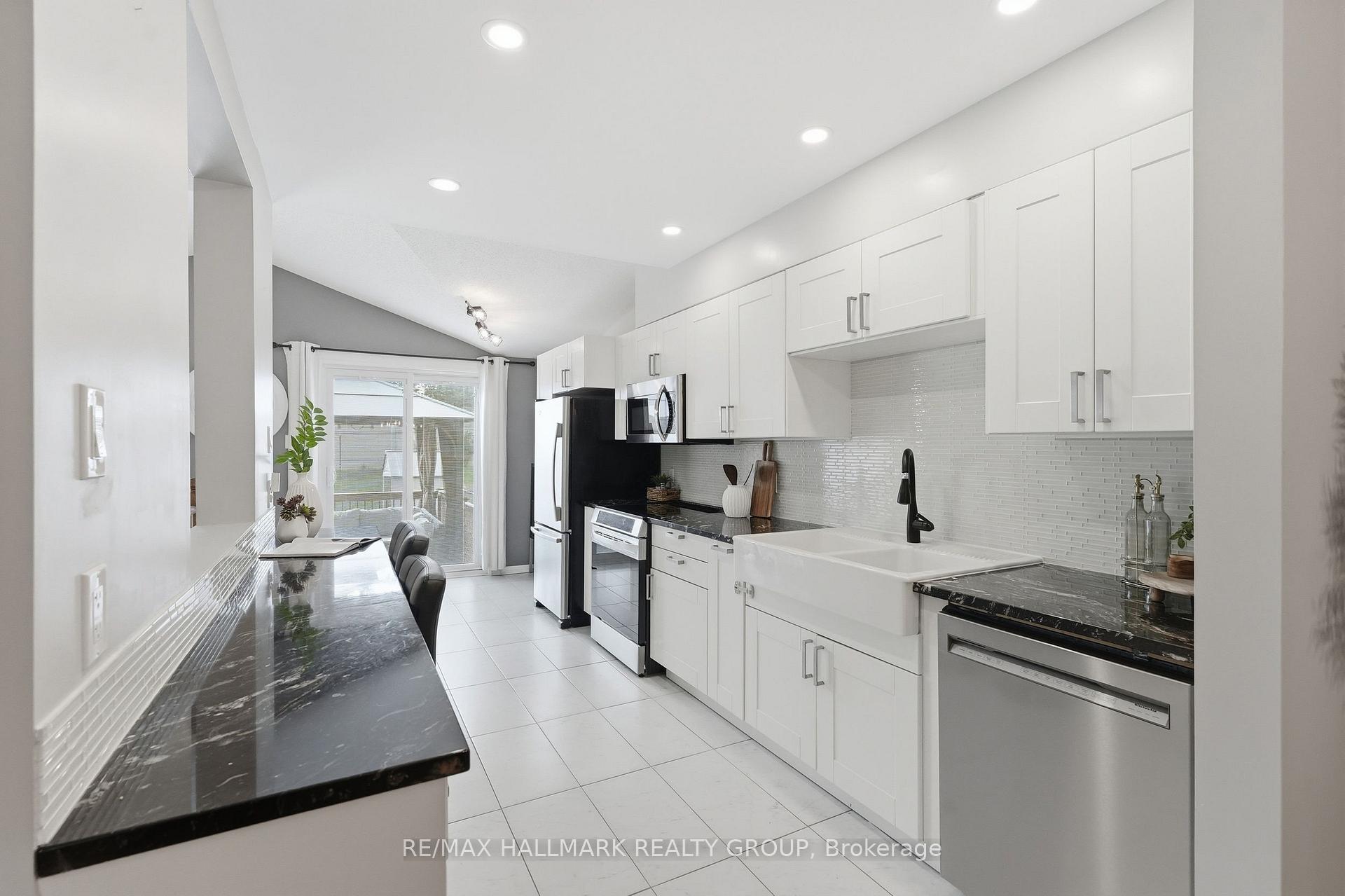 Photo 18 of 107 Bishops Mills Way, Ottawa, Kanata - Beaverbrook — HOMEH