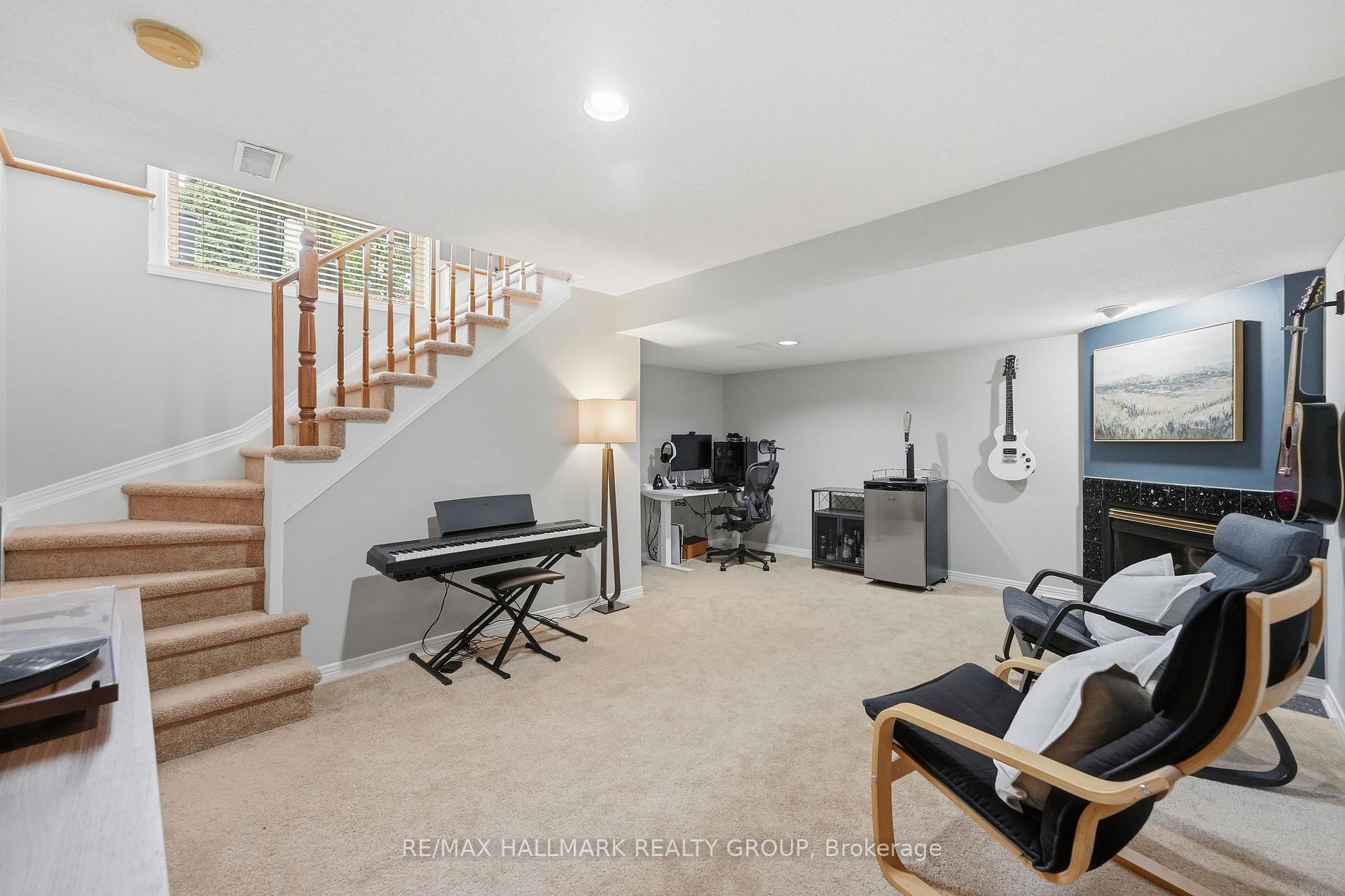 Photo 32 of 107 Bishops Mills Way, Ottawa, Kanata - Beaverbrook — HOMEH