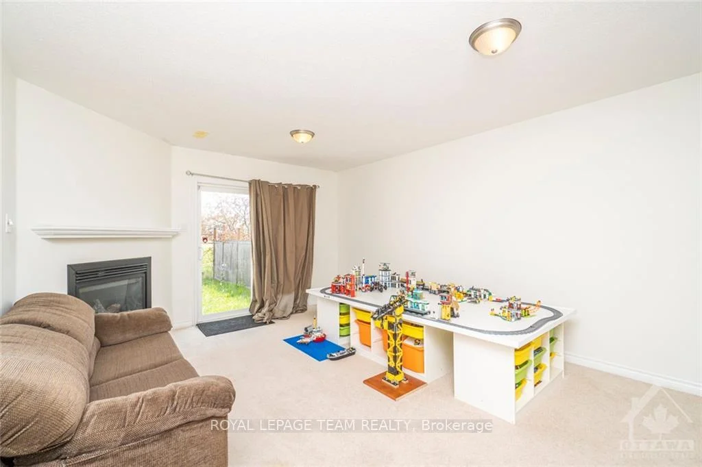 Photo 8 of 258 Forestbrook Street, Ottawa, Kanata - Morgan's Grant/South March — HOMEH