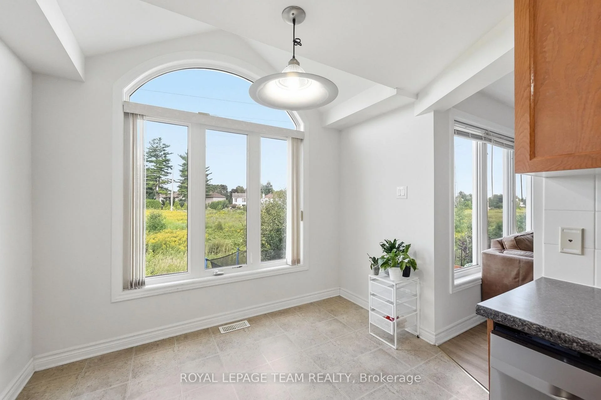 Photo 37 of 258 Forestbrook Street, Ottawa, Kanata - Morgan's Grant/South March — HOMEH