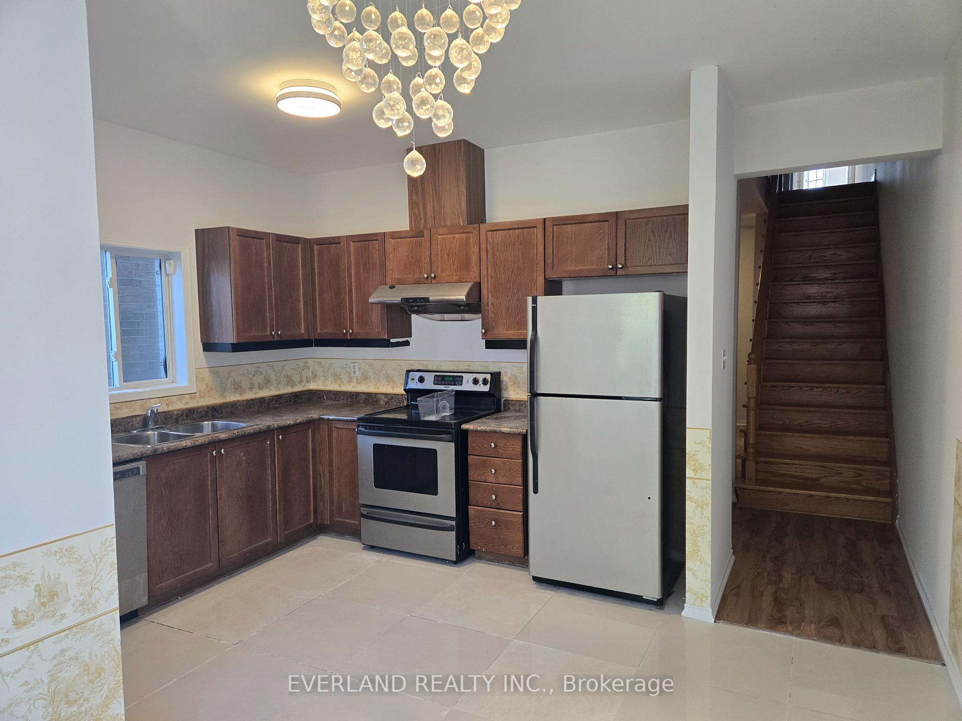 Photo 3 of 212 Maple Sugar Lane, Vaughan, Patterson — HOMEH