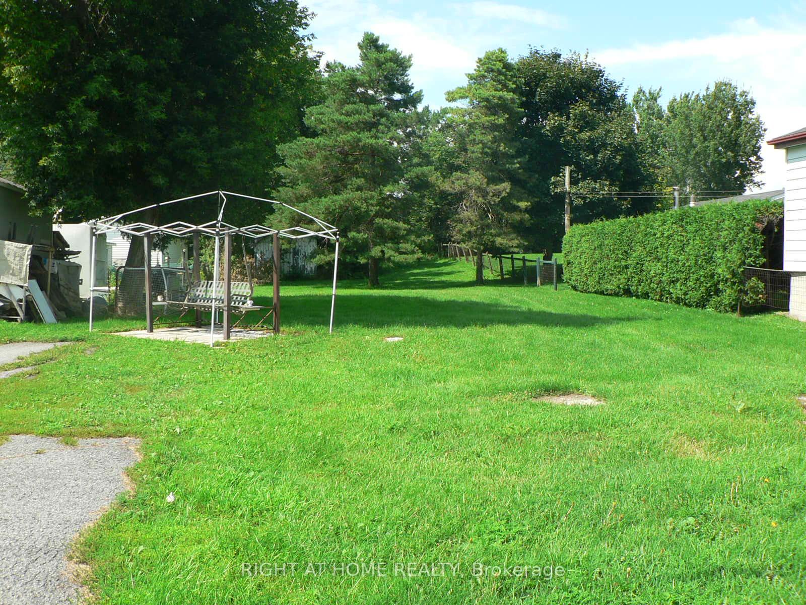 Photo 10 of 79 St James Street, North Glengarry, Alexandria — HOMEH