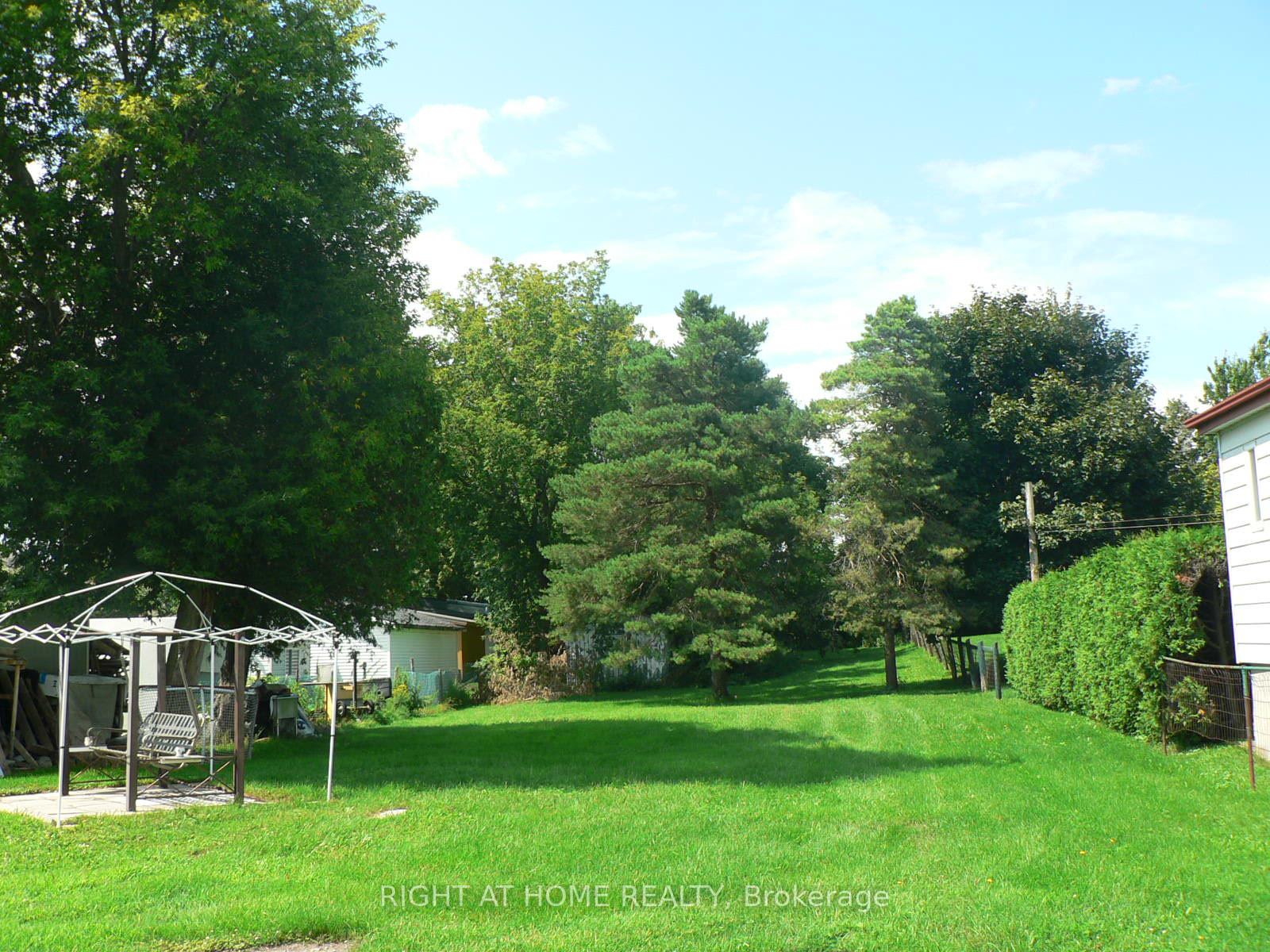 Photo 12 of 79 St James Street, North Glengarry, Alexandria — HOMEH