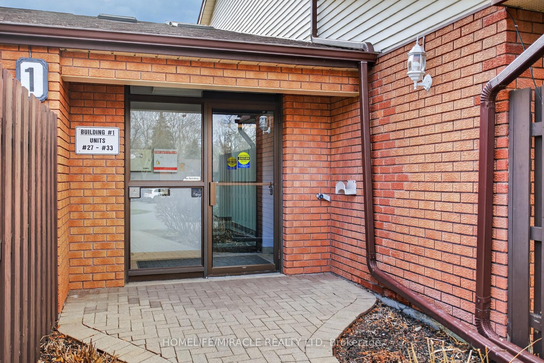Photo 3 of Unit 32, 36 Champlain Crescent, Peterborough, Northcrest Ward 5 — HOMEH