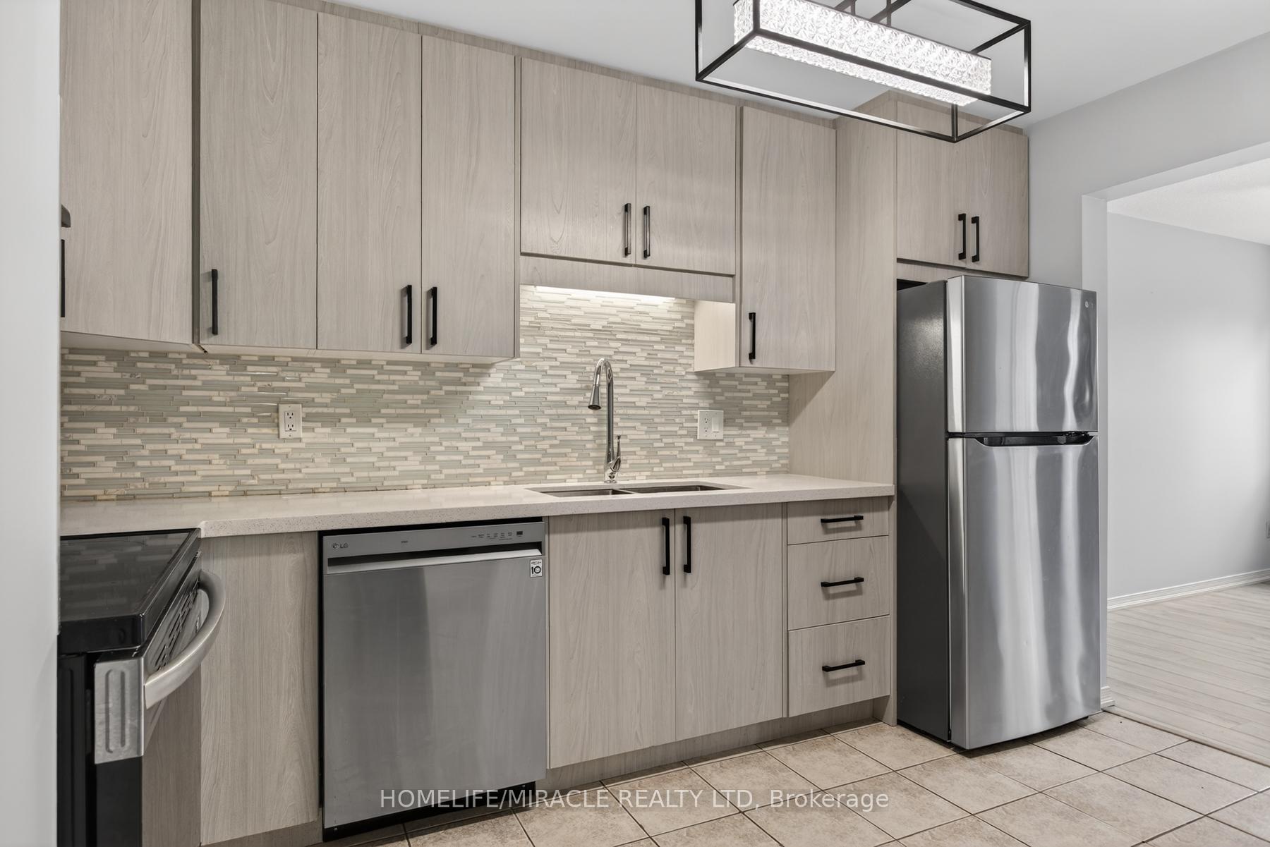 Photo 7 of Unit 32, 36 Champlain Crescent, Peterborough, Northcrest Ward 5 — HOMEH