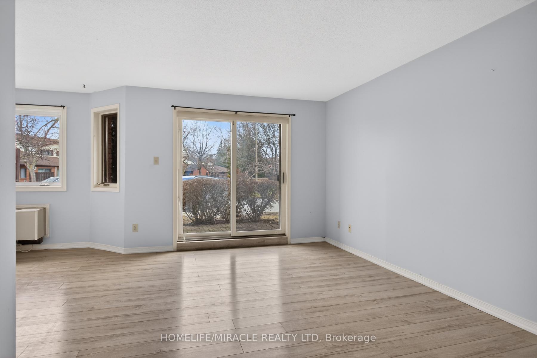 Photo 10 of Unit 32, 36 Champlain Crescent, Peterborough, Northcrest Ward 5 — HOMEH