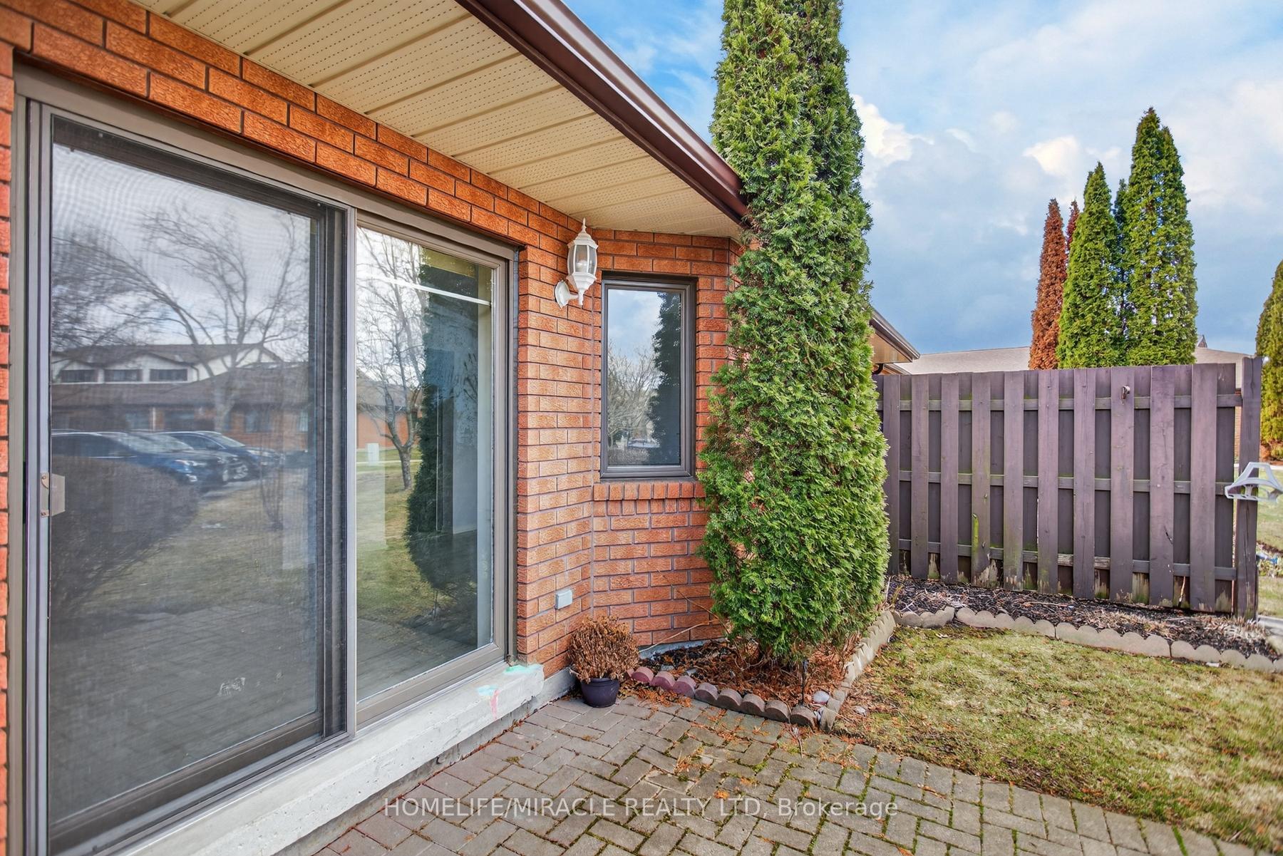 Photo 30 of Unit 32, 36 Champlain Crescent, Peterborough, Northcrest Ward 5 — HOMEH