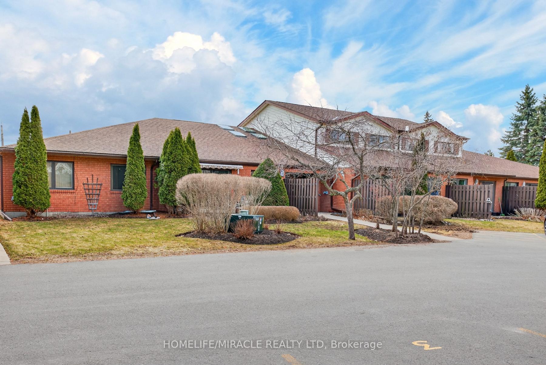 Photo 31 of Unit 32, 36 Champlain Crescent, Peterborough, Northcrest Ward 5 — HOMEH