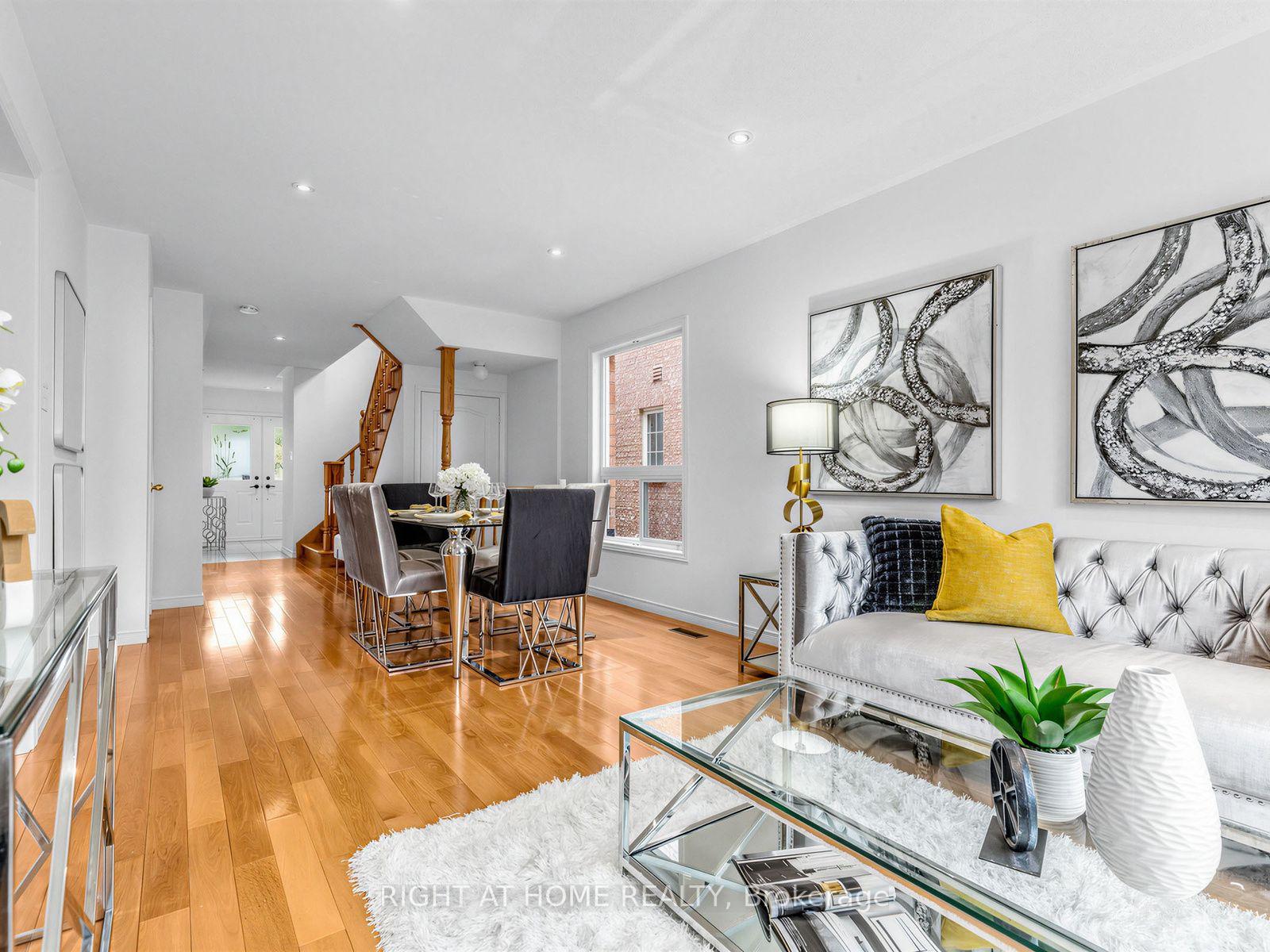 Photo 3 of 81 Briarcrest Drive, Markham, Berczy — HOMEH