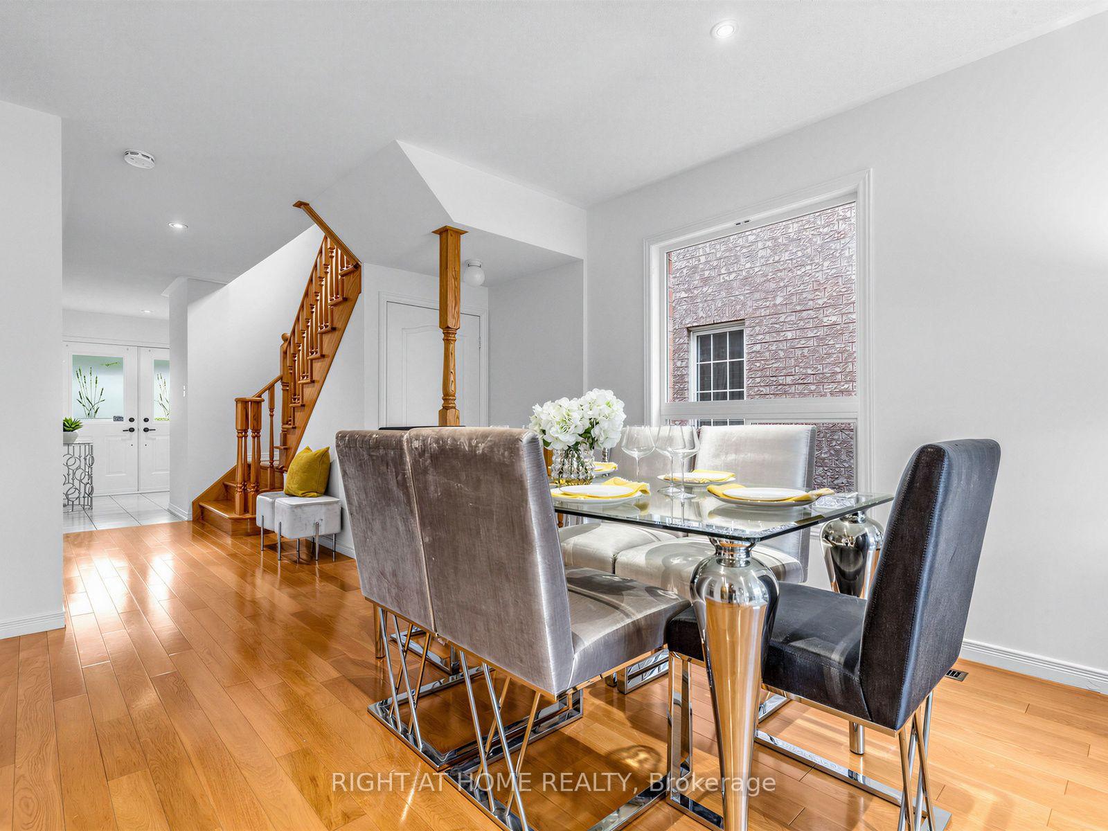Photo 5 of 81 Briarcrest Drive, Markham, Berczy — HOMEH