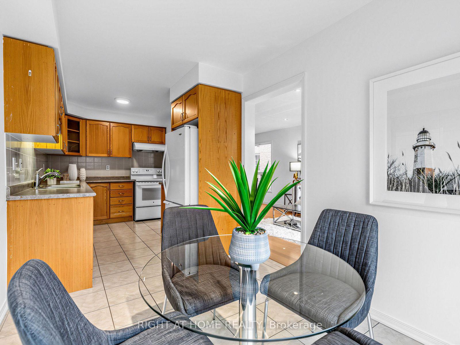 Photo 19 of 81 Briarcrest Drive, Markham, Berczy — HOMEH