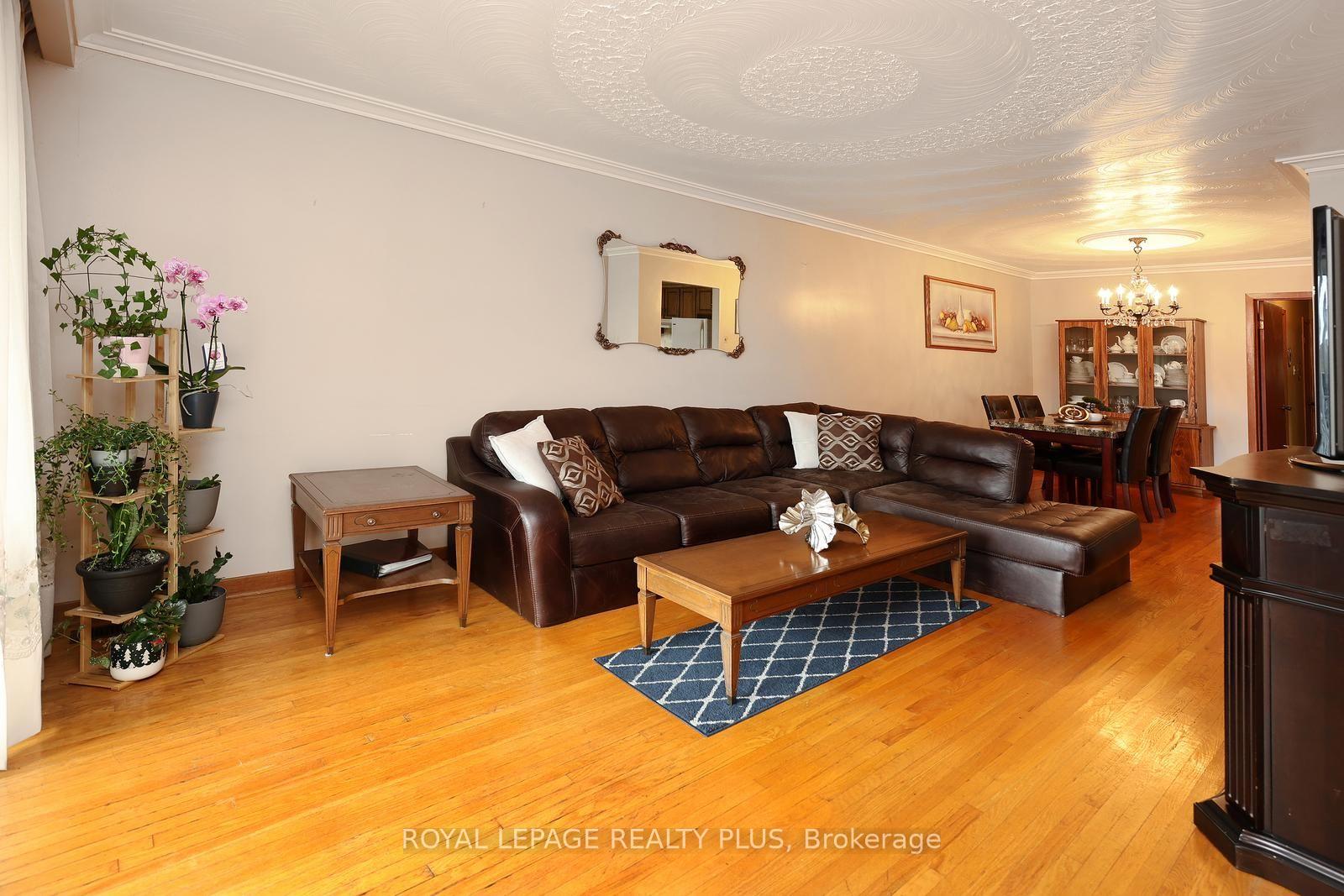 Photo 11 of 4180 Dursley Crescent, Mississauga, Rathwood — HOMEH