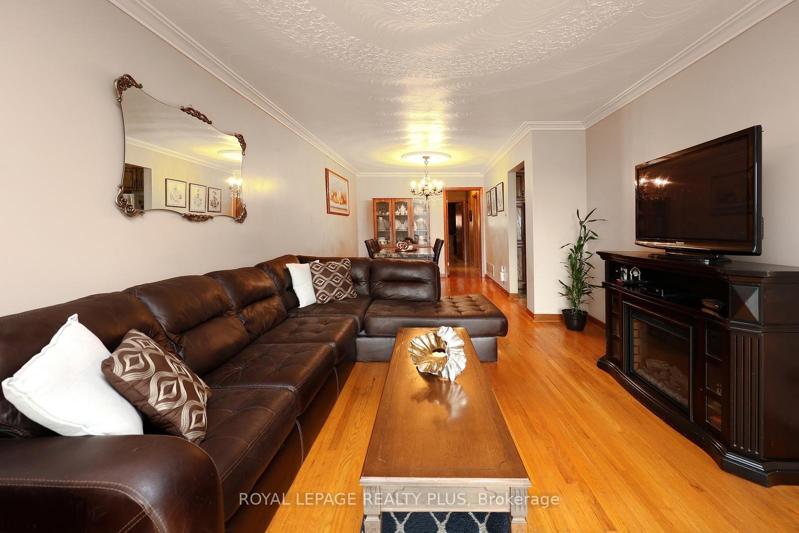 Photo 12 of 4180 Dursley Crescent, Mississauga, Rathwood — HOMEH