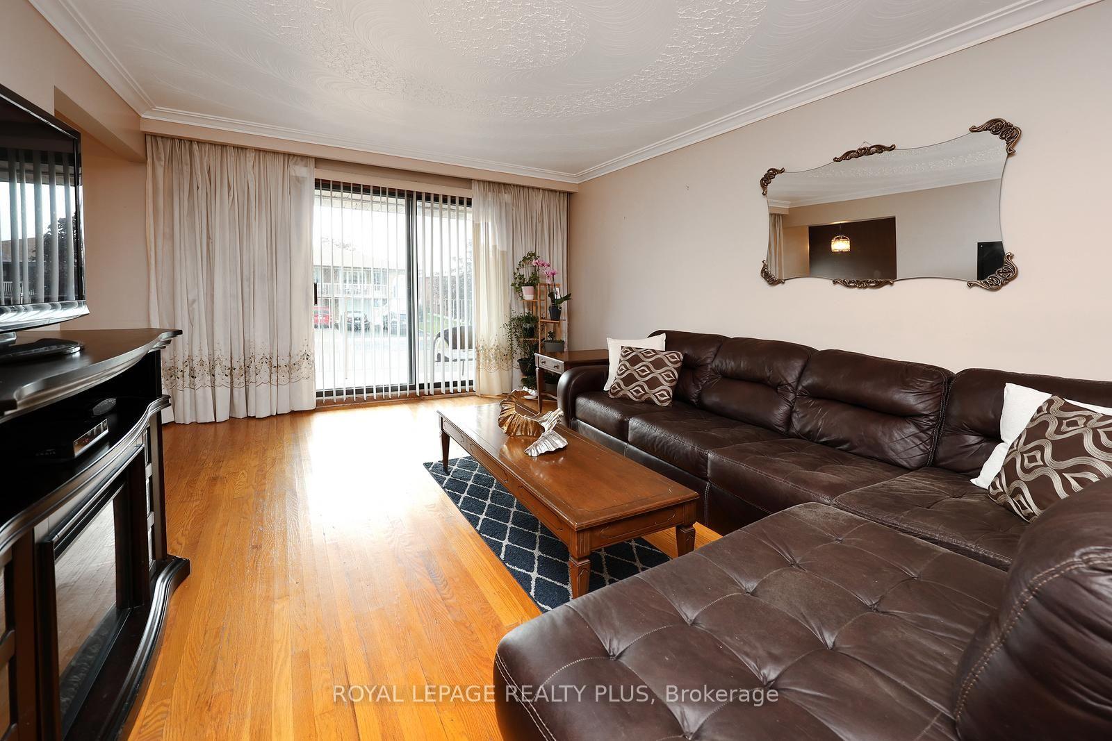 Photo 13 of 4180 Dursley Crescent, Mississauga, Rathwood — HOMEH