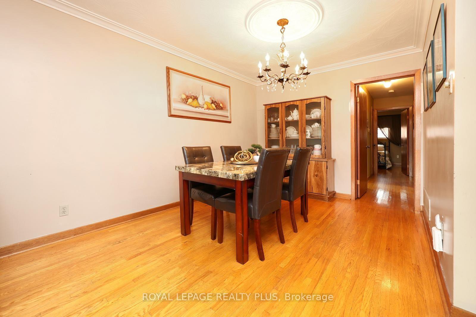 Photo 15 of 4180 Dursley Crescent, Mississauga, Rathwood — HOMEH
