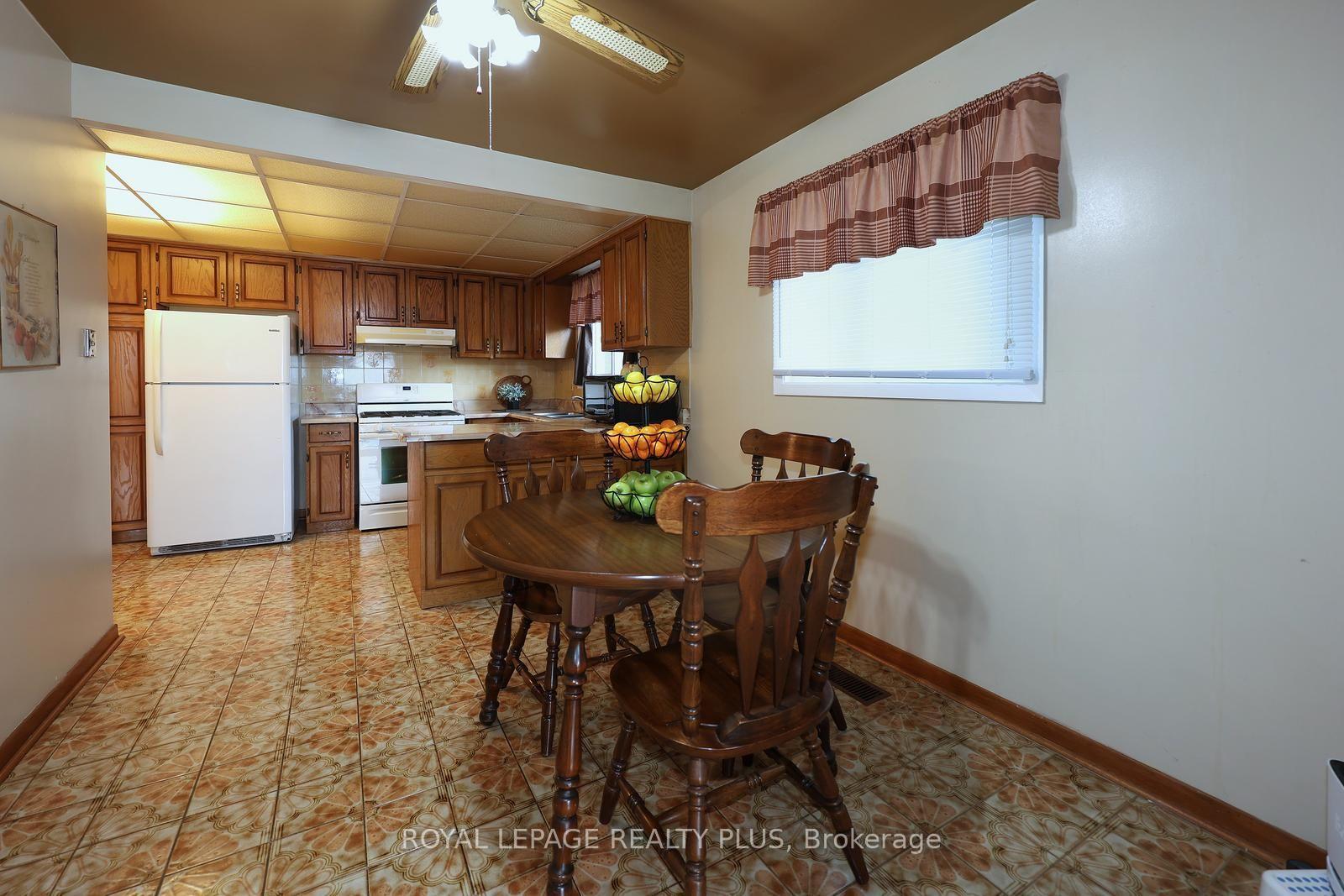 Photo 16 of 4180 Dursley Crescent, Mississauga, Rathwood — HOMEH