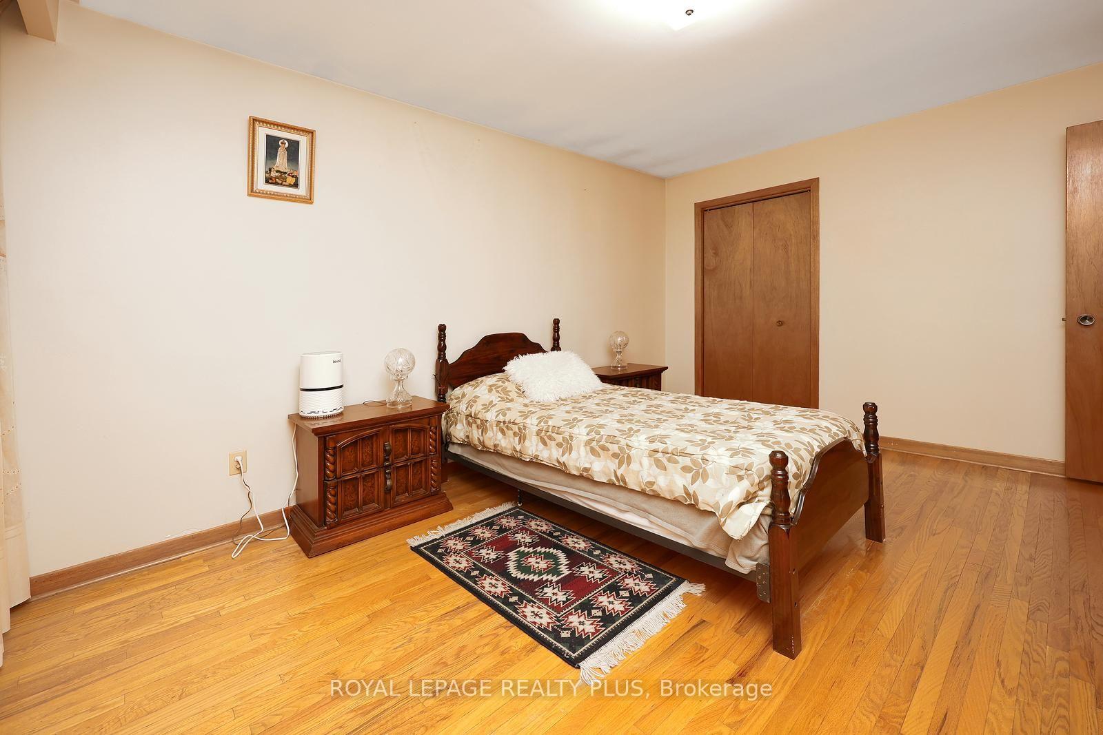 Photo 23 of 4180 Dursley Crescent, Mississauga, Rathwood — HOMEH