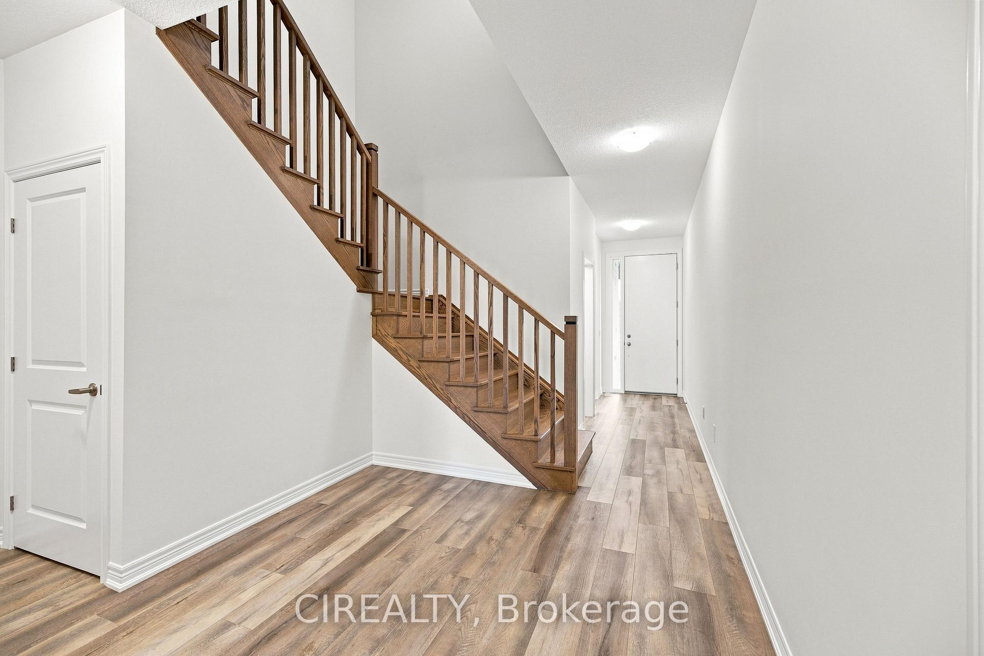 Photo 7 of 84 Valley Trail Place, Hamilton, Waterdown — HOMEH