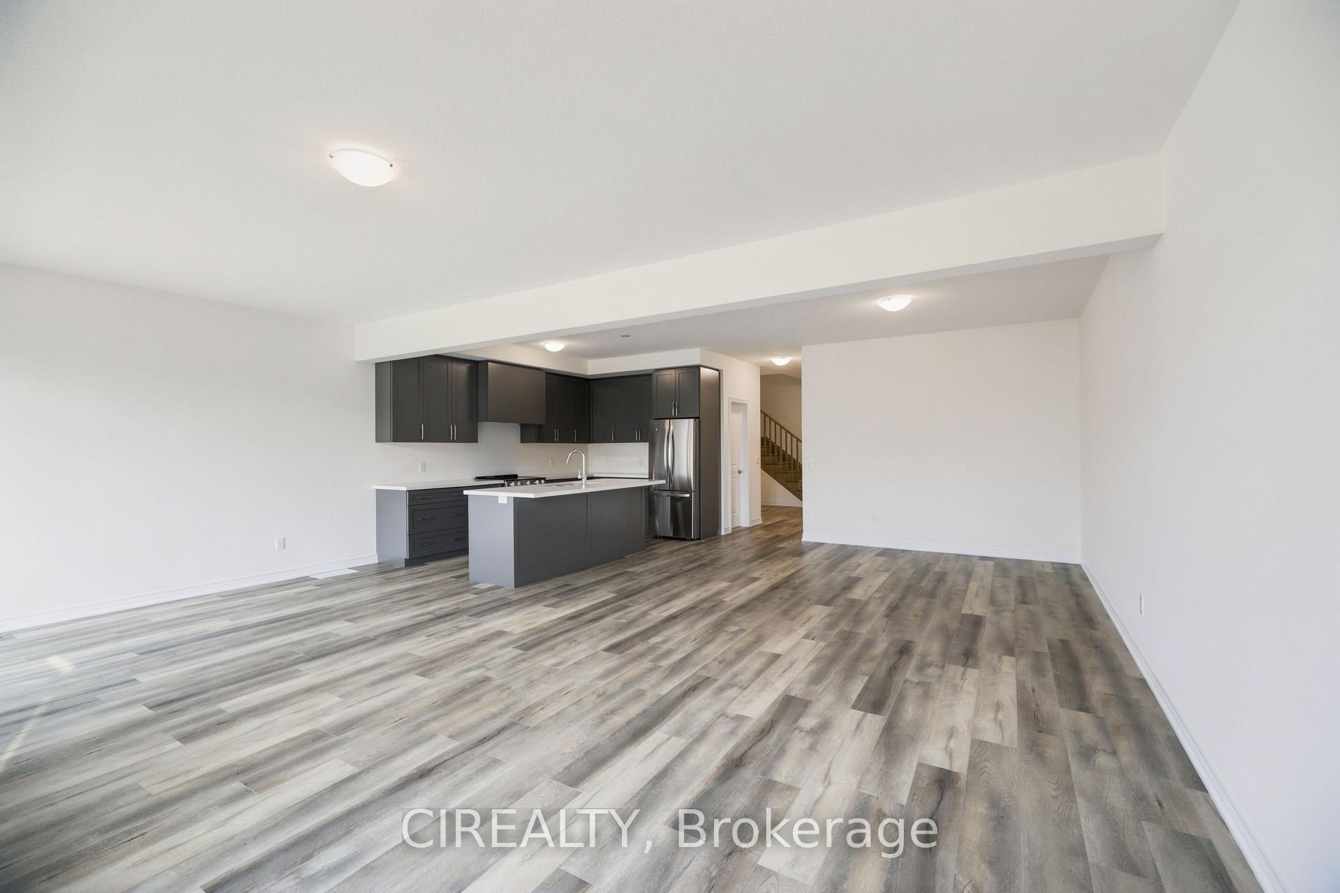 Photo 12 of 84 Valley Trail Place, Hamilton, Waterdown — HOMEH