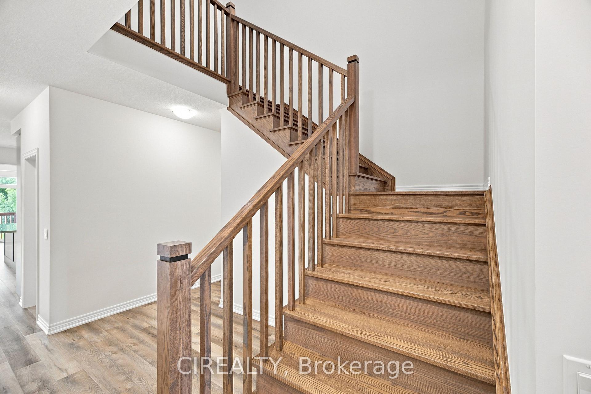 Photo 14 of 84 Valley Trail Place, Hamilton, Waterdown — HOMEH