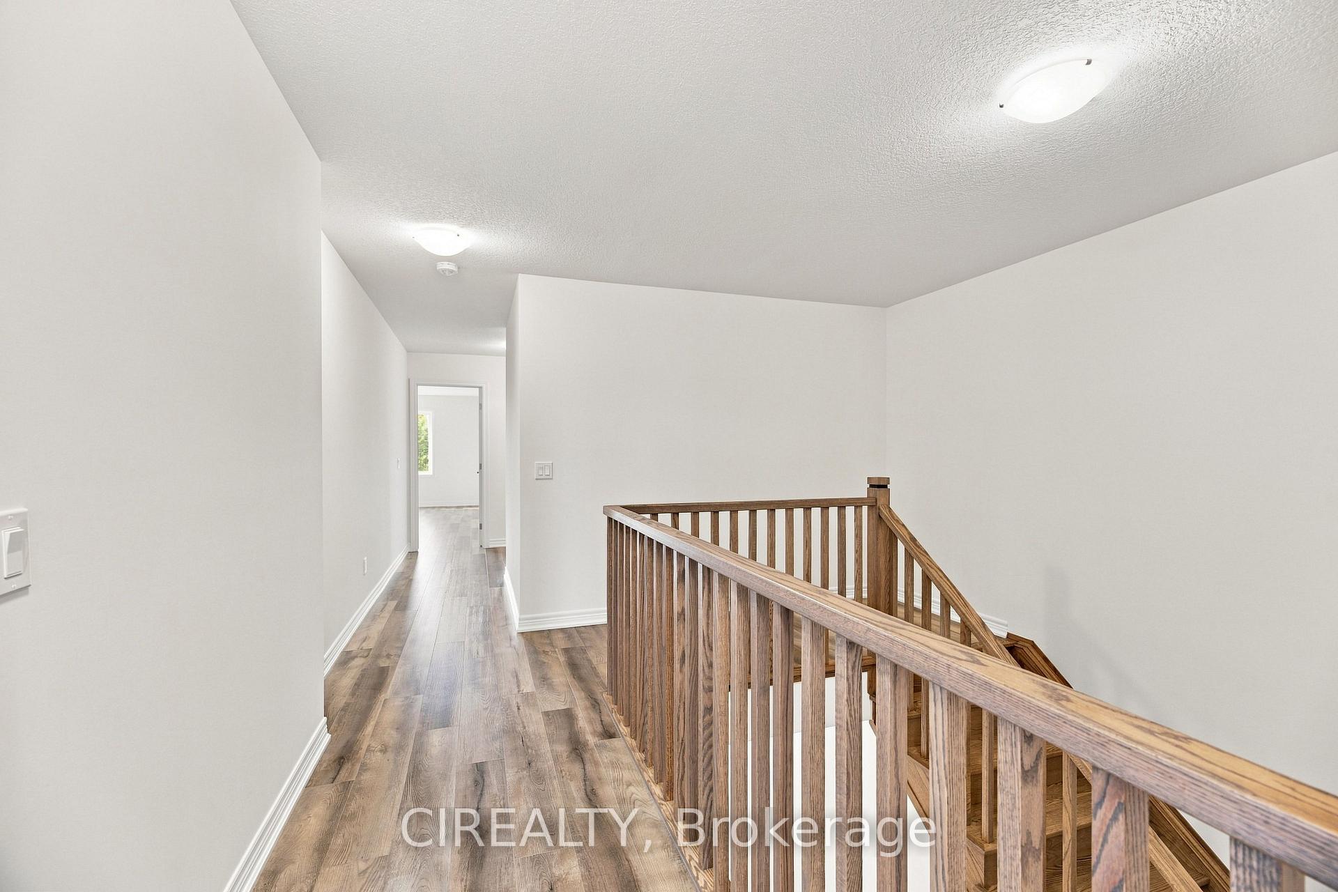 Photo 15 of 84 Valley Trail Place, Hamilton, Waterdown — HOMEH