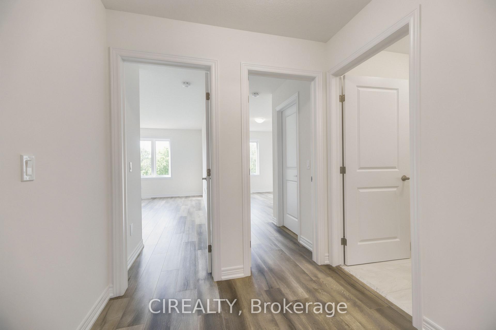 Photo 16 of 84 Valley Trail Place, Hamilton, Waterdown — HOMEH