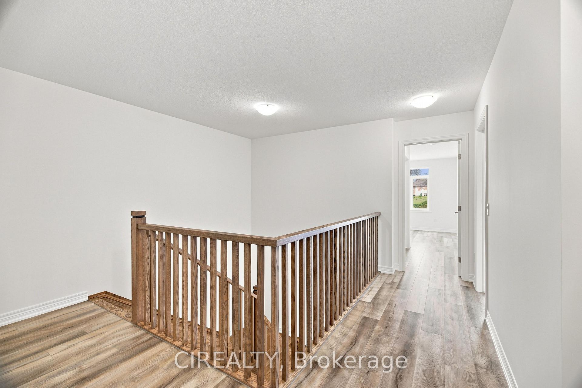 Photo 23 of 84 Valley Trail Place, Hamilton, Waterdown — HOMEH