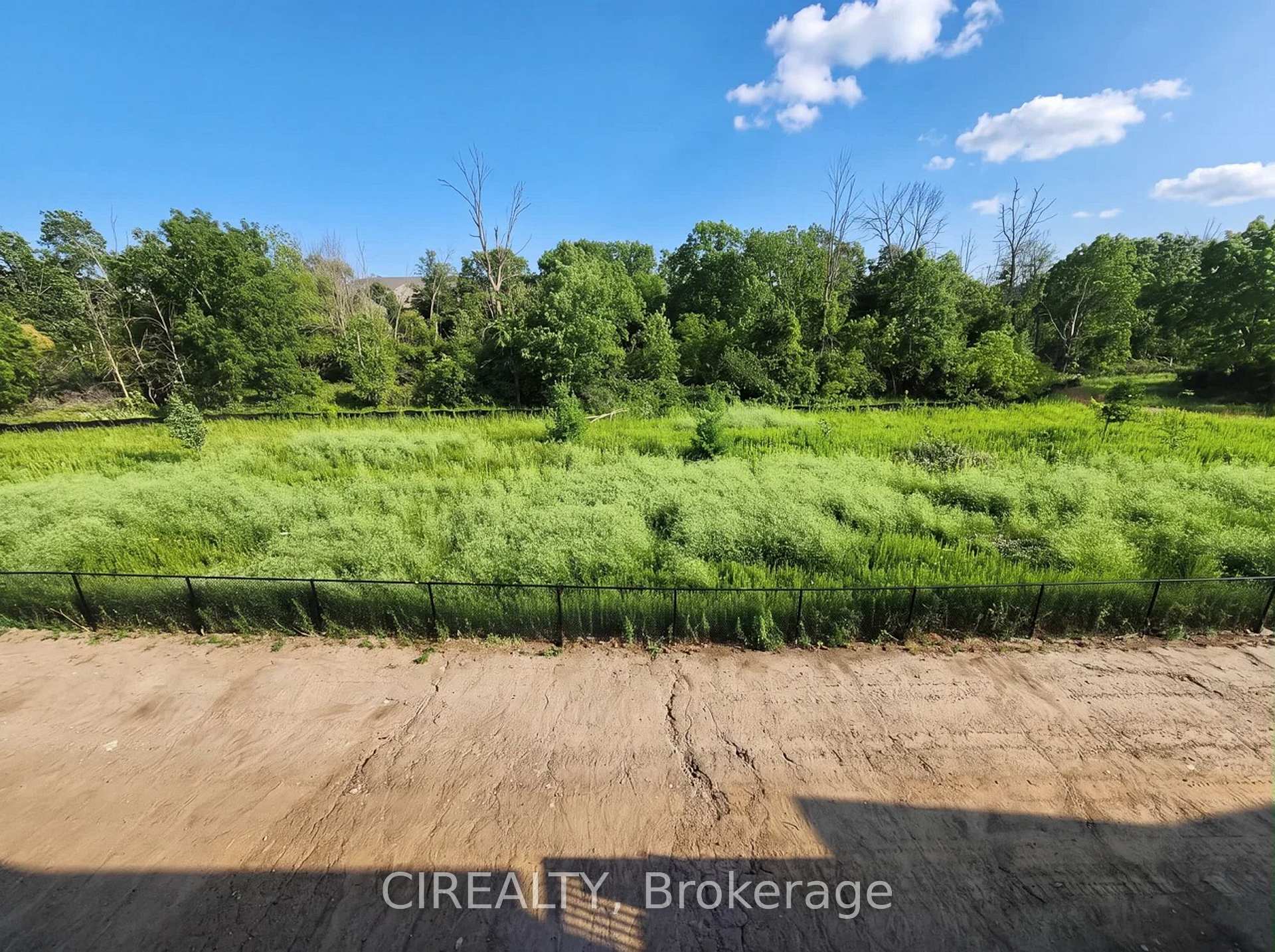 Photo 30 of 84 Valley Trail Place, Hamilton, Waterdown — HOMEH