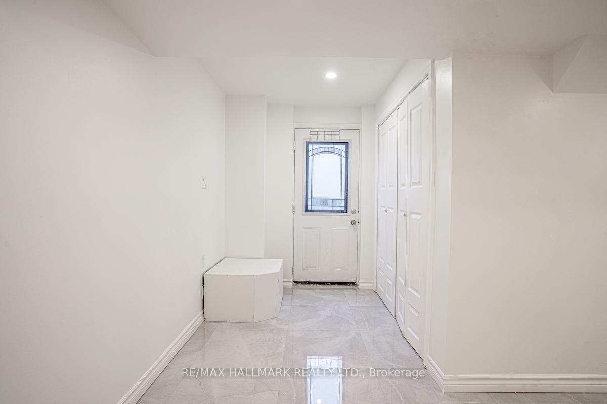 Photo 10 of Unit Bsmt, 77 Wheelwright Drive, Richmond Hill, Oak Ridges Lake Wilcox — HOMEH