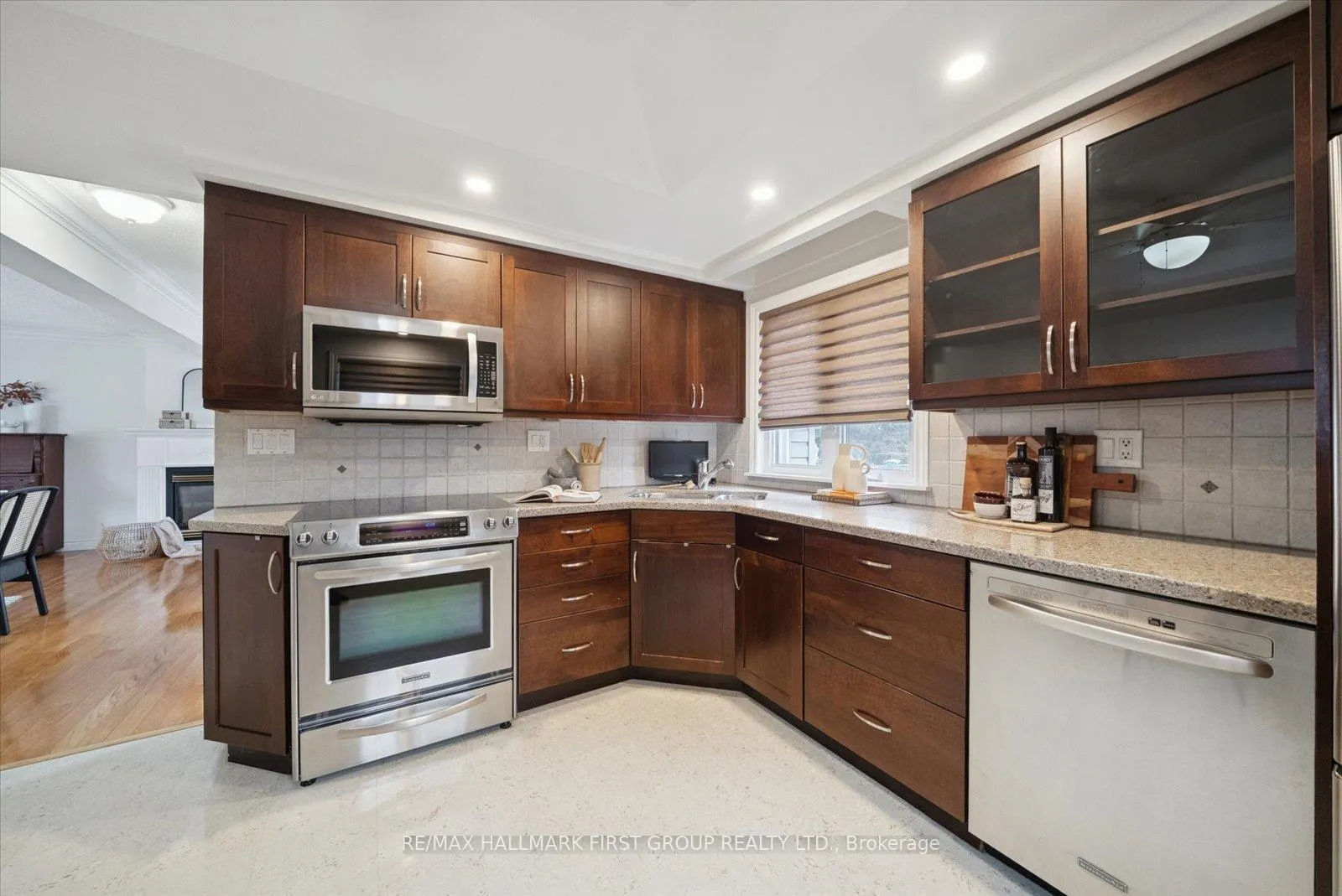 Photo 10 of 153 Admiral Road, Ajax, South East — HOMEH