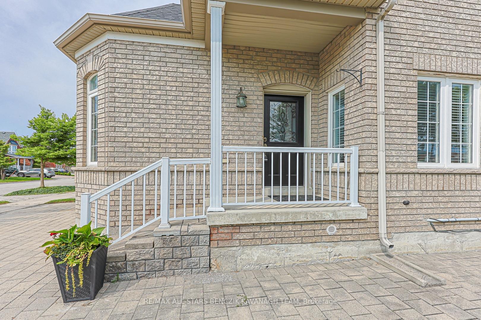 Photo 6 of 57 Outlook Terrace Drive, Markham, Greensborough — HOMEH