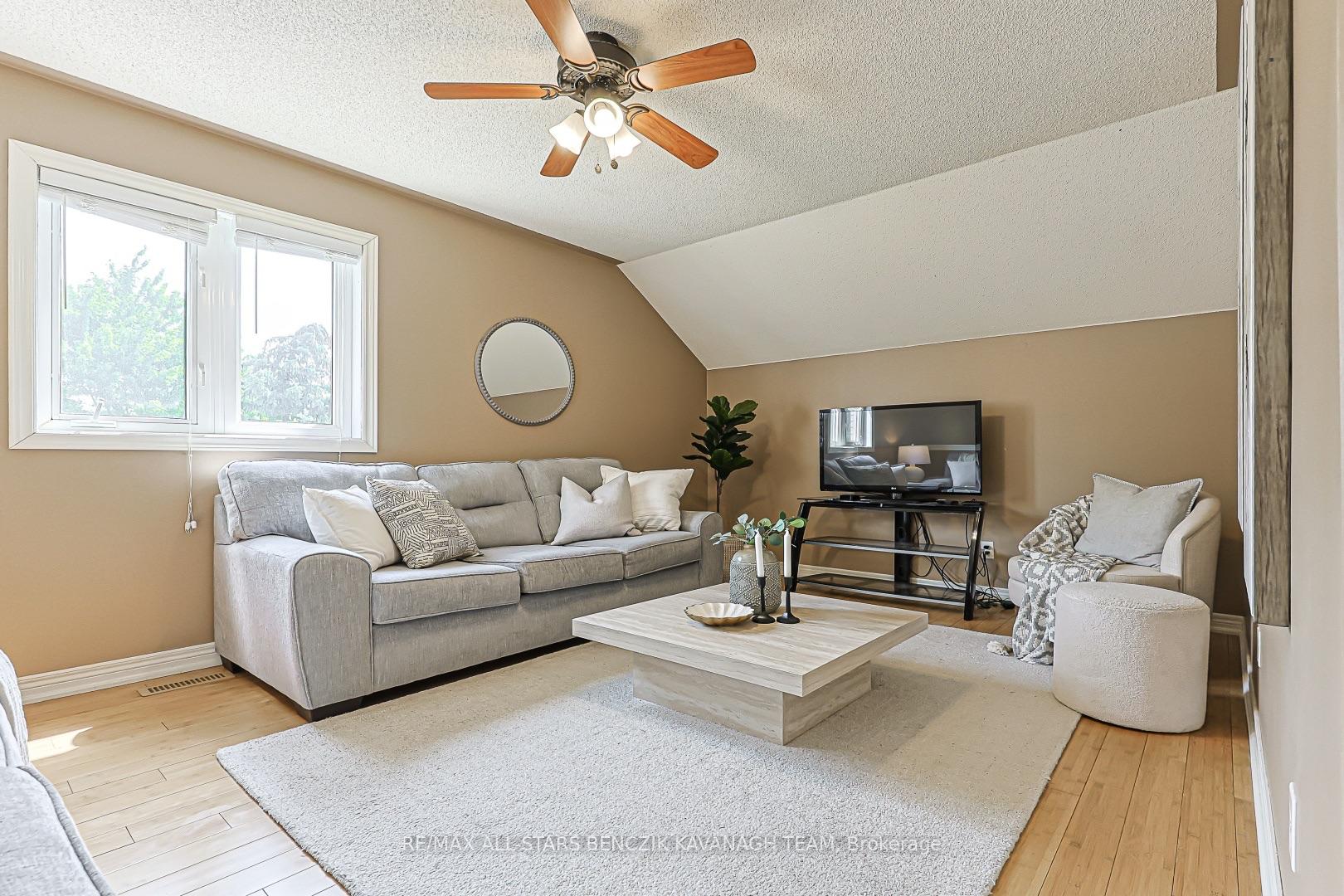 Photo 26 of 57 Outlook Terrace Drive, Markham, Greensborough — HOMEH