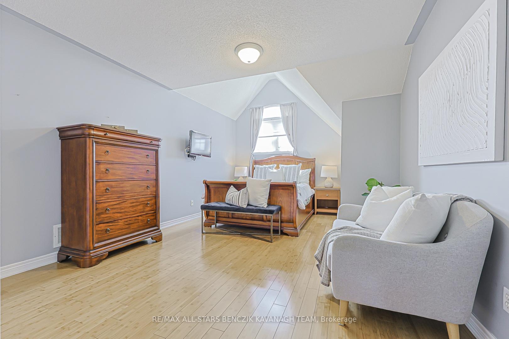 Photo 29 of 57 Outlook Terrace Drive, Markham, Greensborough — HOMEH