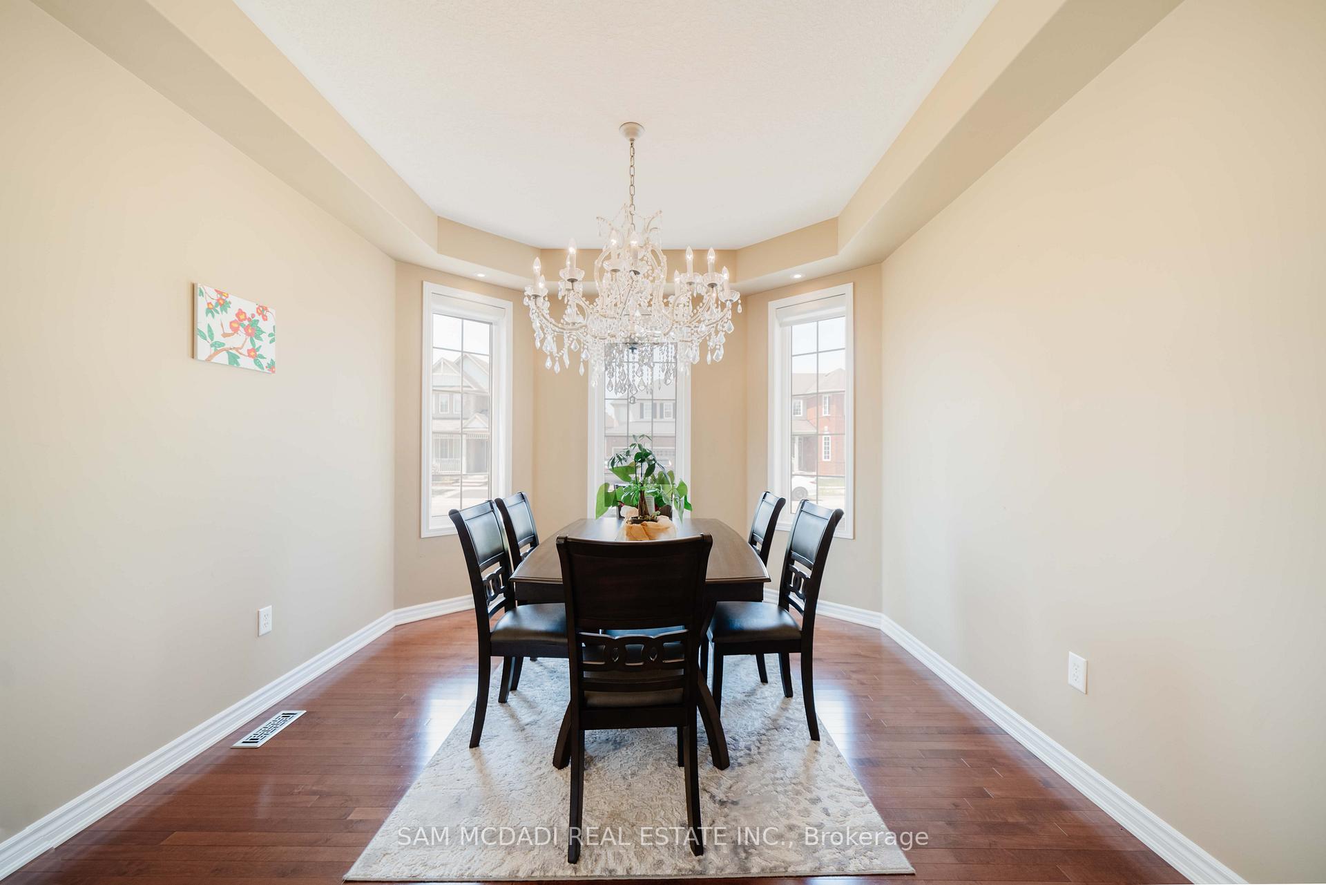 Photo 7 of 322 Baldwin Drive, Cambridge, Silver Heights — HOMEH