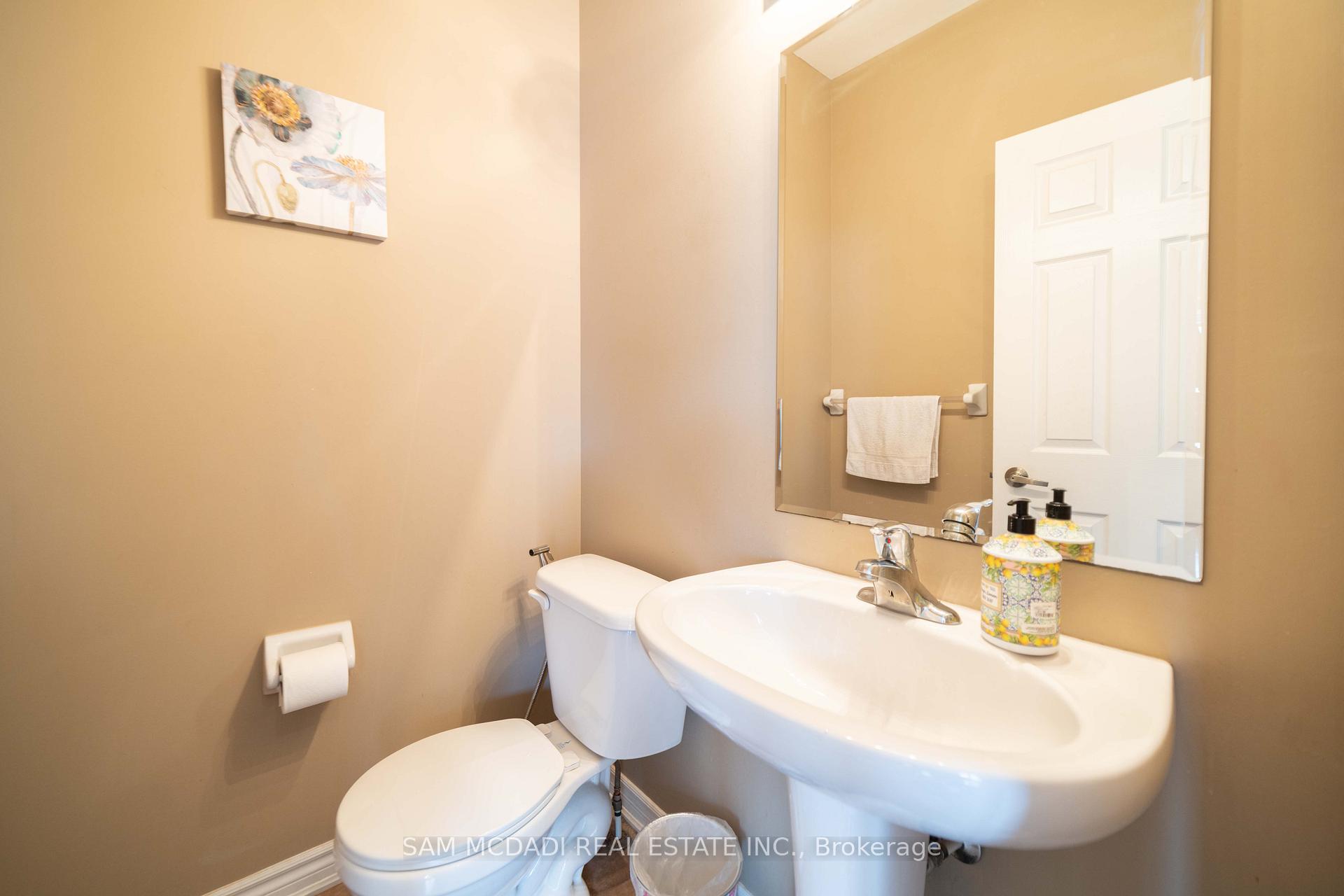 Photo 8 of 322 Baldwin Drive, Cambridge, Silver Heights — HOMEH