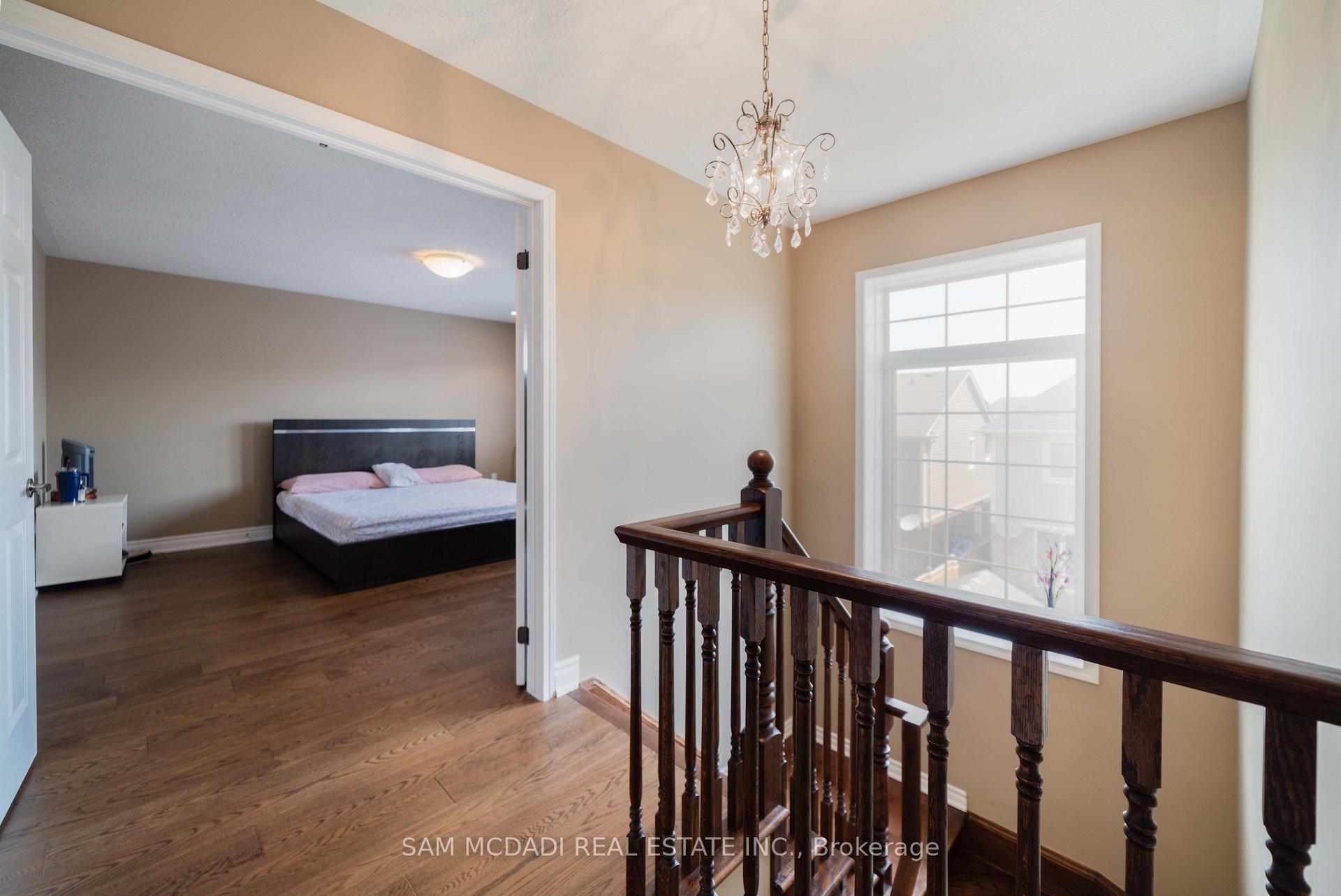 Photo 16 of 322 Baldwin Drive, Cambridge, Silver Heights — HOMEH
