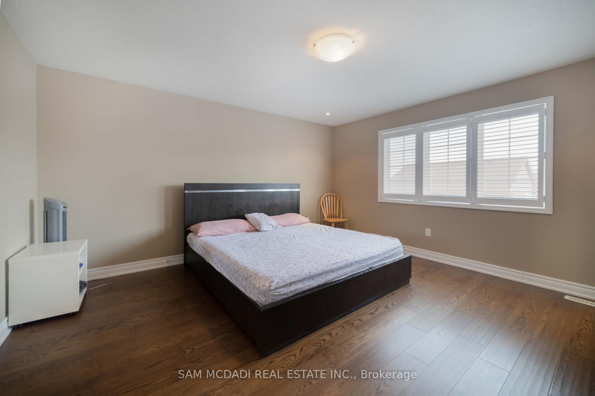 Photo 17 of 322 Baldwin Drive, Cambridge, Silver Heights — HOMEH