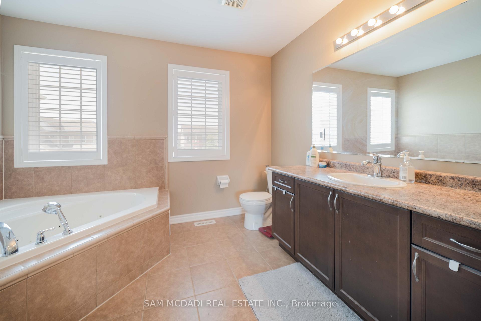 Photo 19 of 322 Baldwin Drive, Cambridge, Silver Heights — HOMEH
