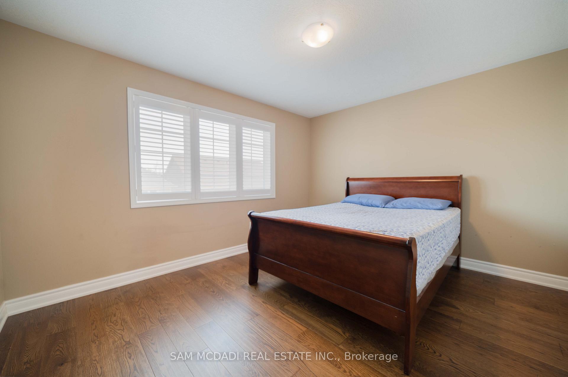 Photo 21 of 322 Baldwin Drive, Cambridge, Silver Heights — HOMEH