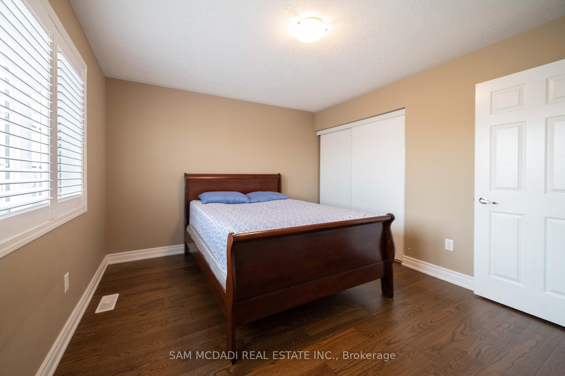 Photo 22 of 322 Baldwin Drive, Cambridge, Silver Heights — HOMEH