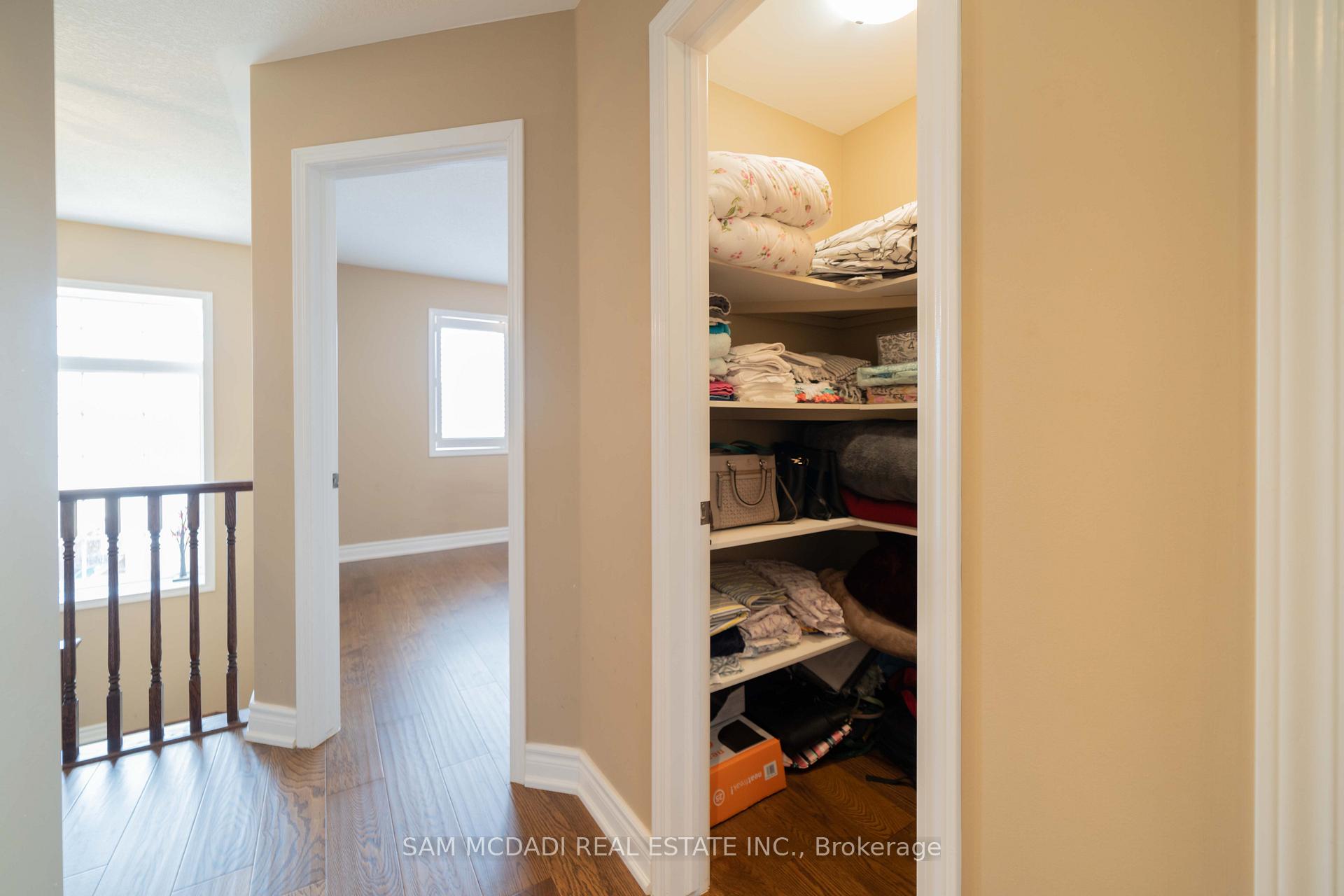 Photo 23 of 322 Baldwin Drive, Cambridge, Silver Heights — HOMEH
