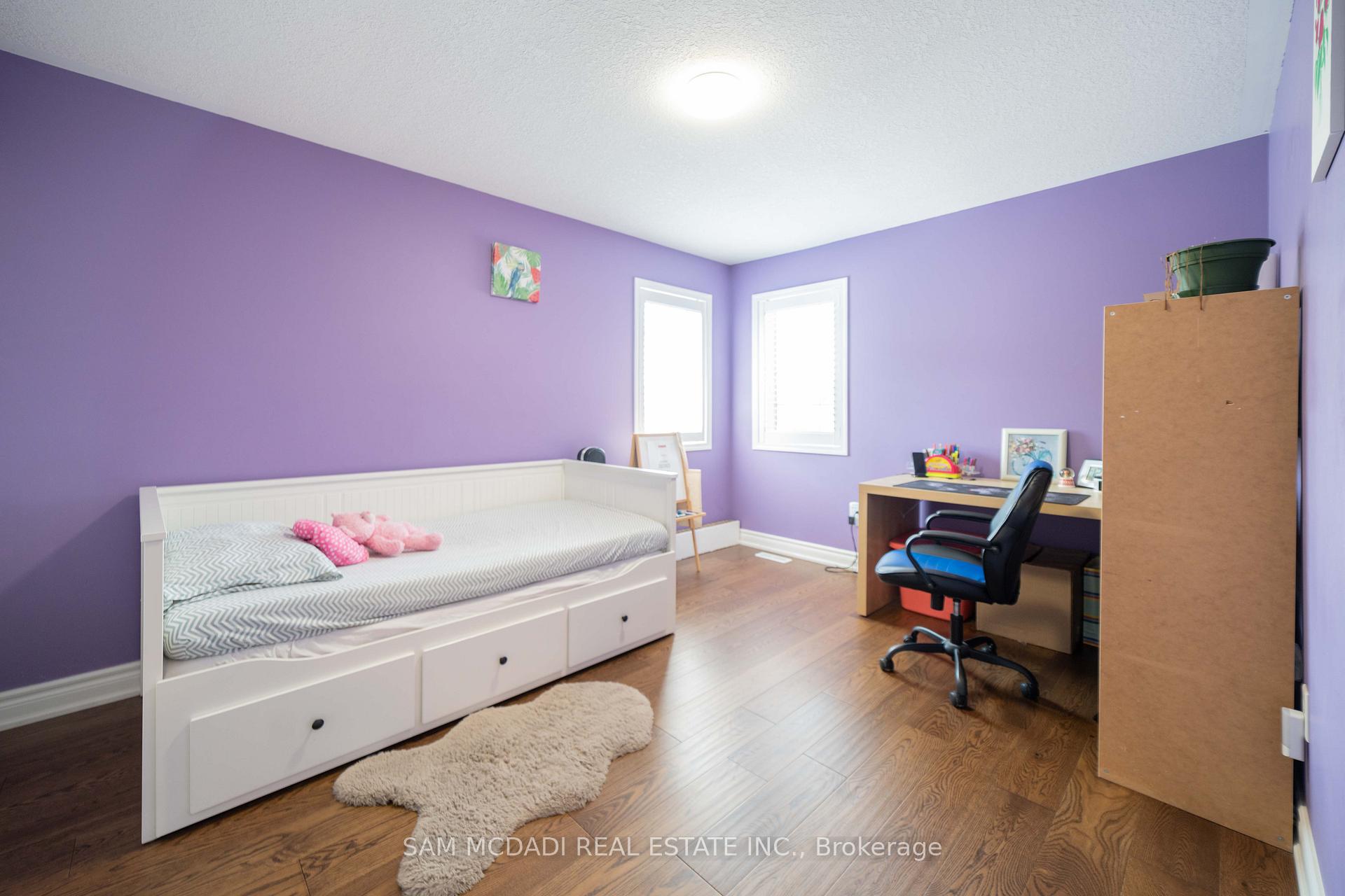 Photo 24 of 322 Baldwin Drive, Cambridge, Silver Heights — HOMEH