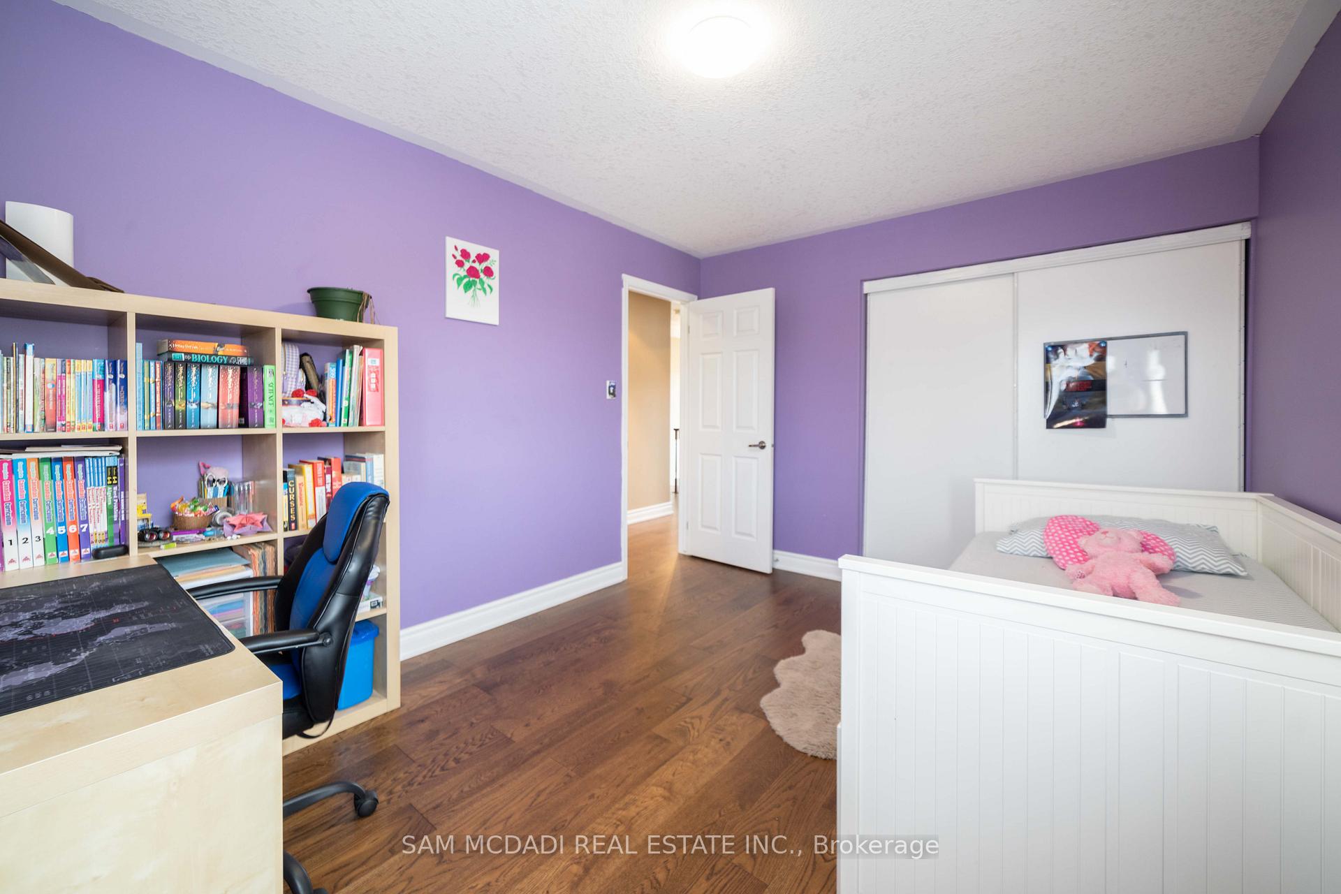 Photo 25 of 322 Baldwin Drive, Cambridge, Silver Heights — HOMEH