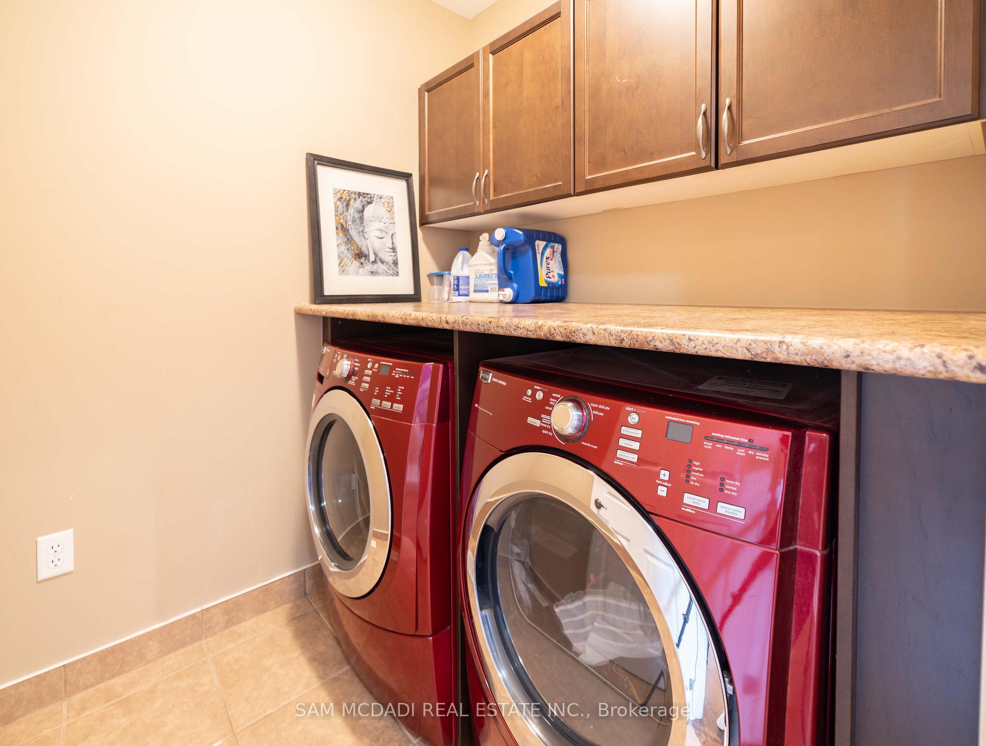 Photo 26 of 322 Baldwin Drive, Cambridge, Silver Heights — HOMEH