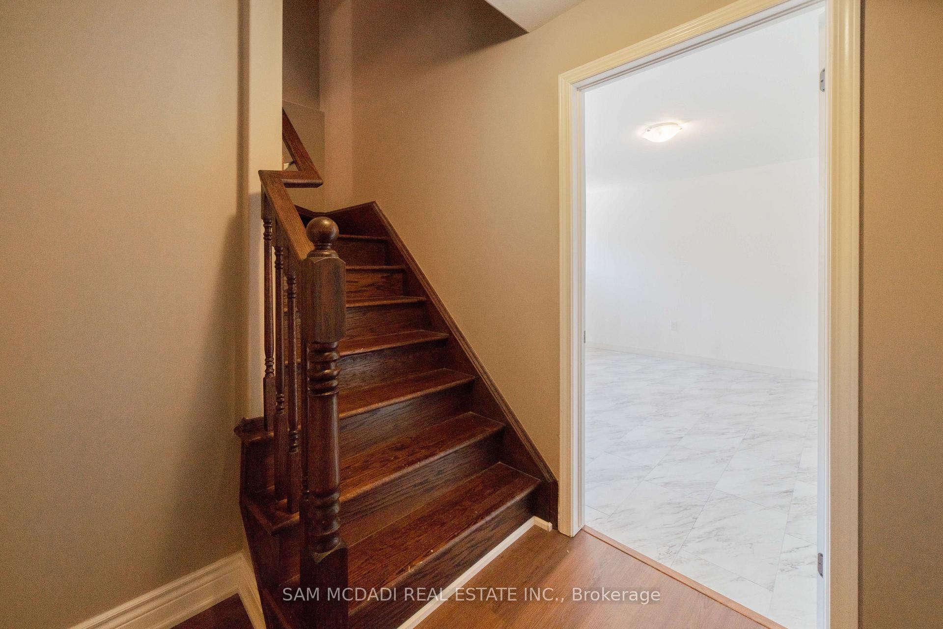 Photo 30 of 322 Baldwin Drive, Cambridge, Silver Heights — HOMEH