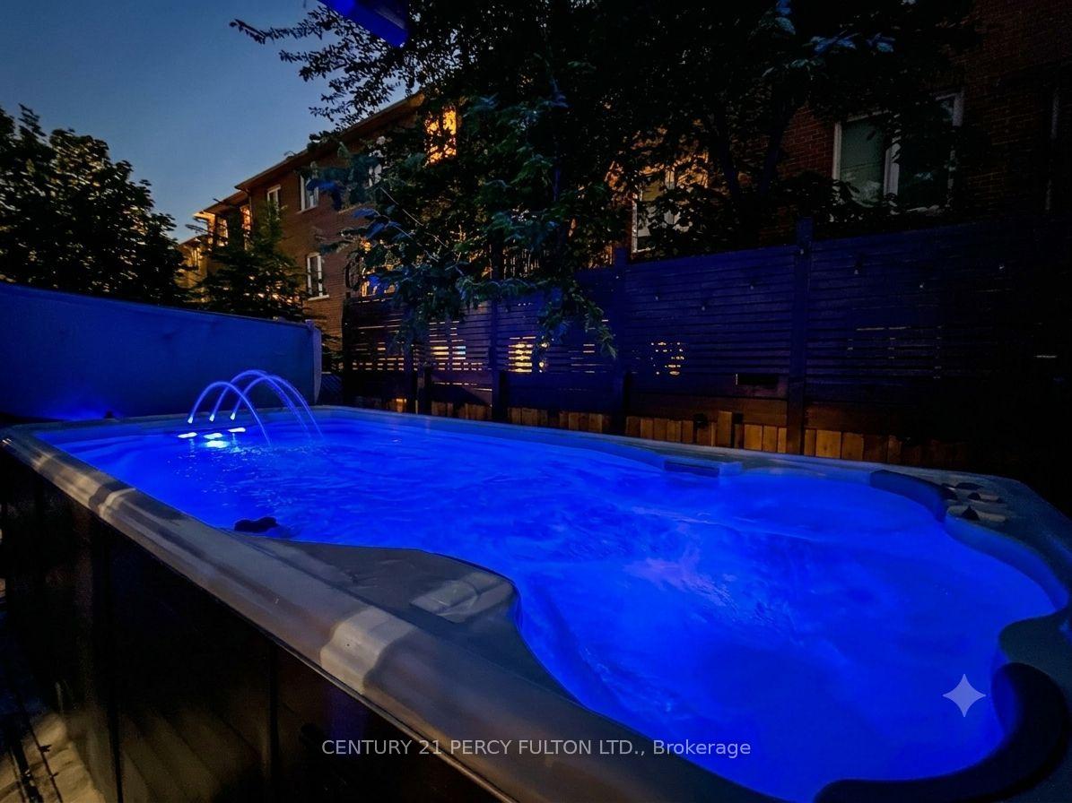 Photo 5 of 137 Blue Willow Drive, Vaughan, East Woodbridge — HOMEH