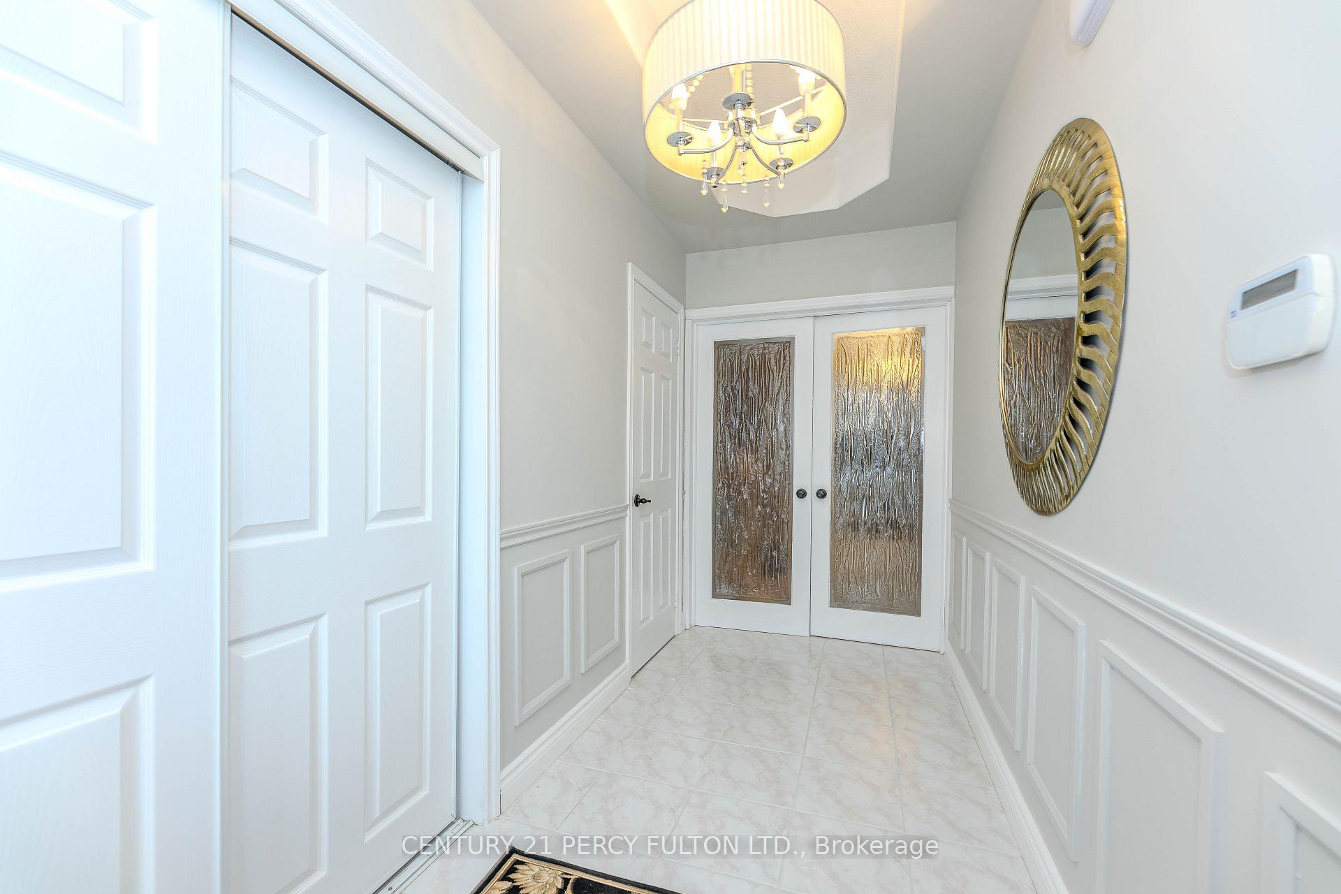 Photo 10 of 137 Blue Willow Drive, Vaughan, East Woodbridge — HOMEH