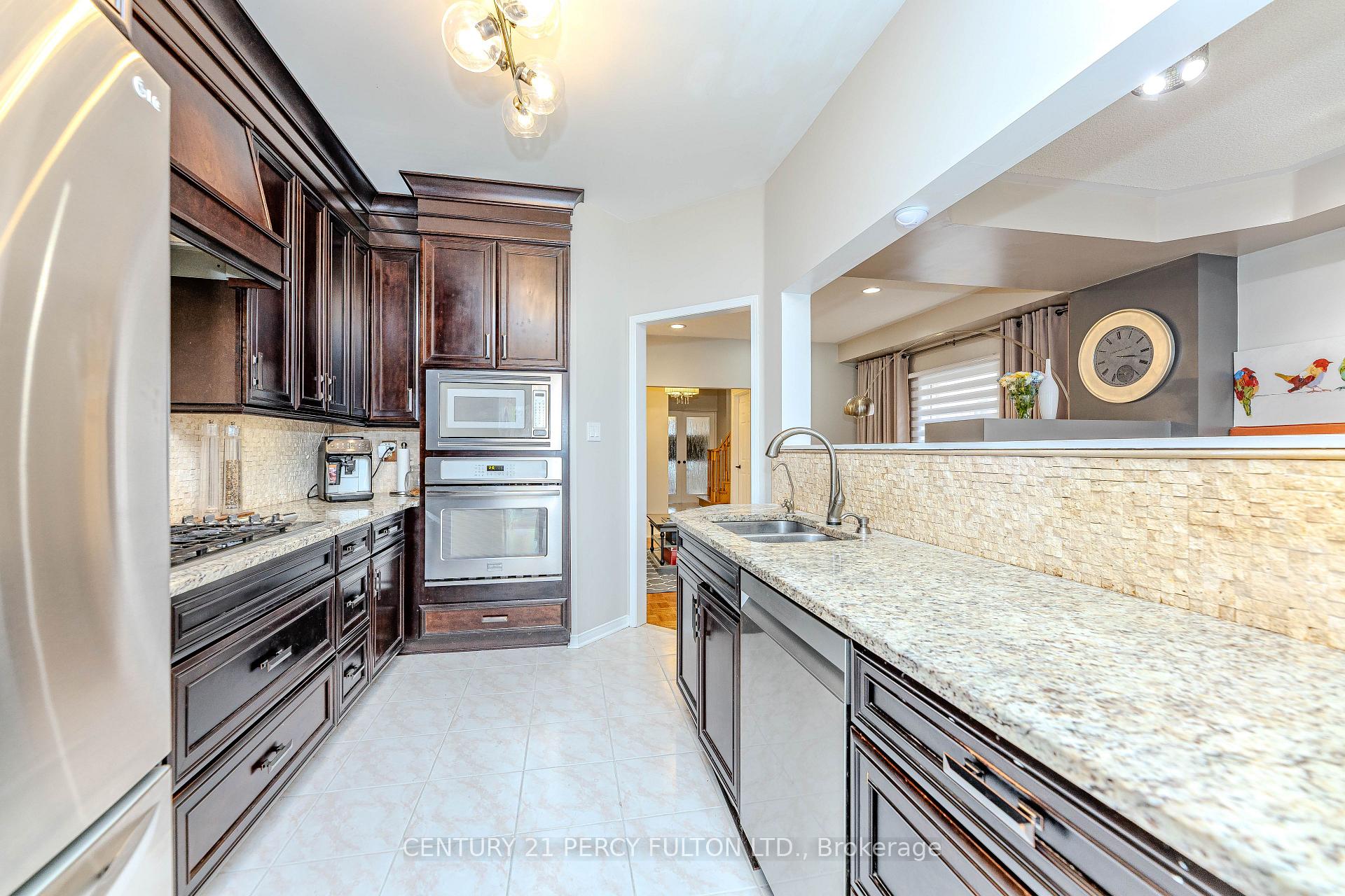 Photo 14 of 137 Blue Willow Drive, Vaughan, East Woodbridge — HOMEH